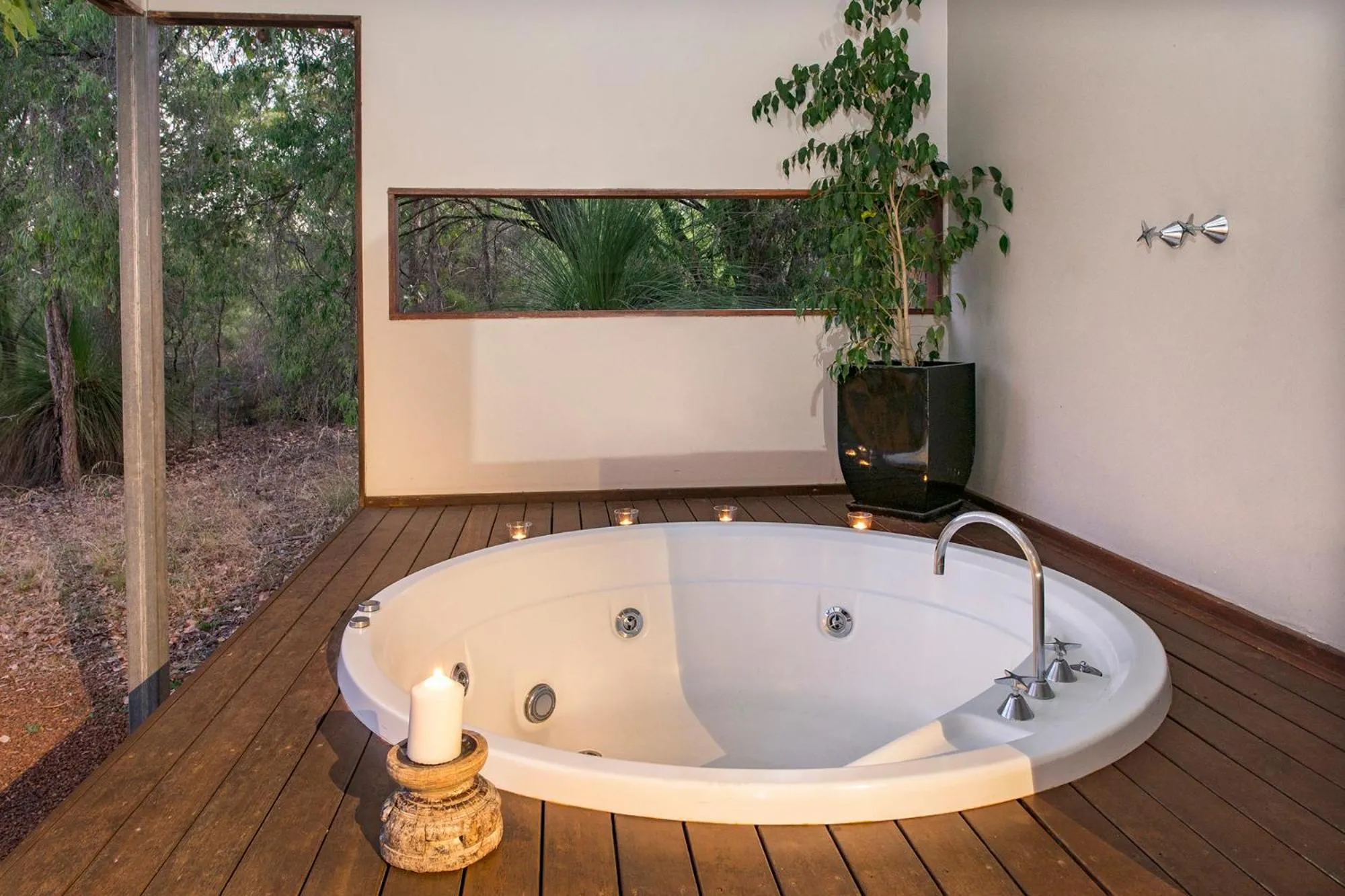 Open Air Bath in Hidden Valley Forest Retreat