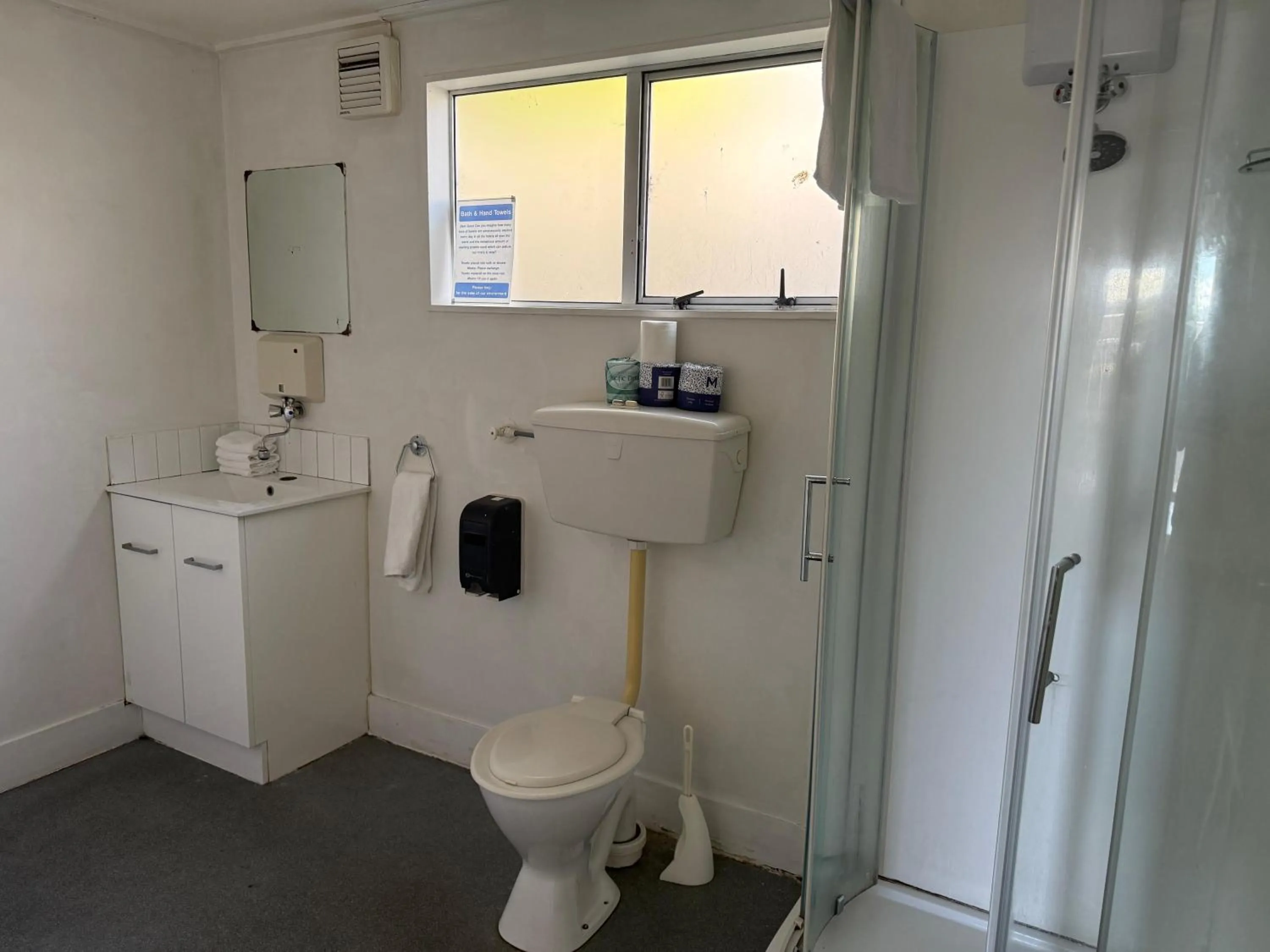 Camellia Court Family Motel