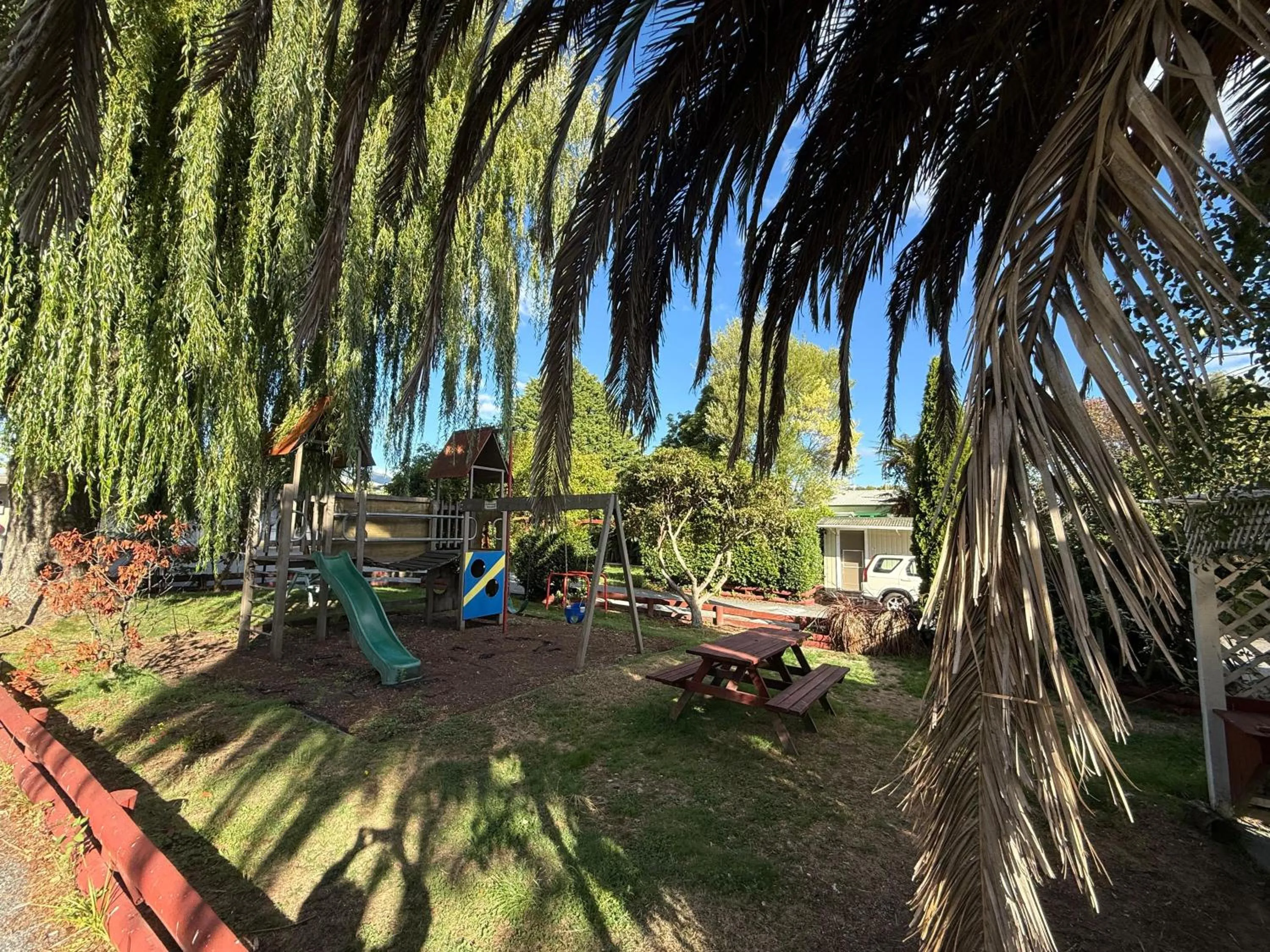 Camellia Court Family Motel