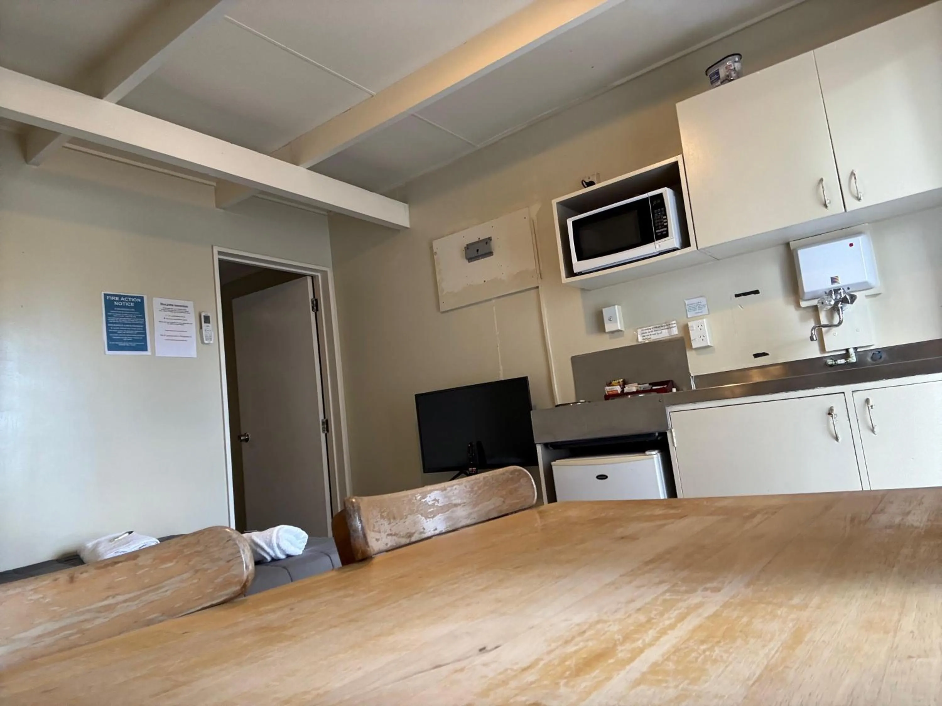 Camellia Court Family Motel