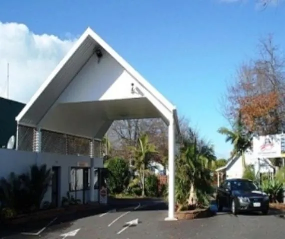 Facade/entrance in Auckland Northshore Motels & Holiday Park