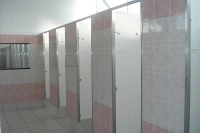 Bathroom in Auckland Northshore Motels & Holiday Park