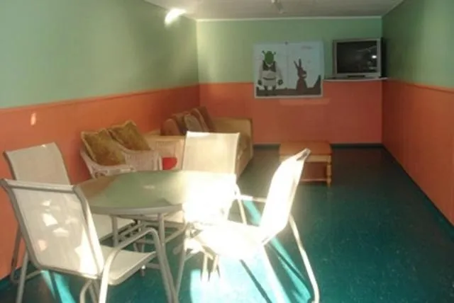 Dining area in Auckland Northshore Motels & Holiday Park
