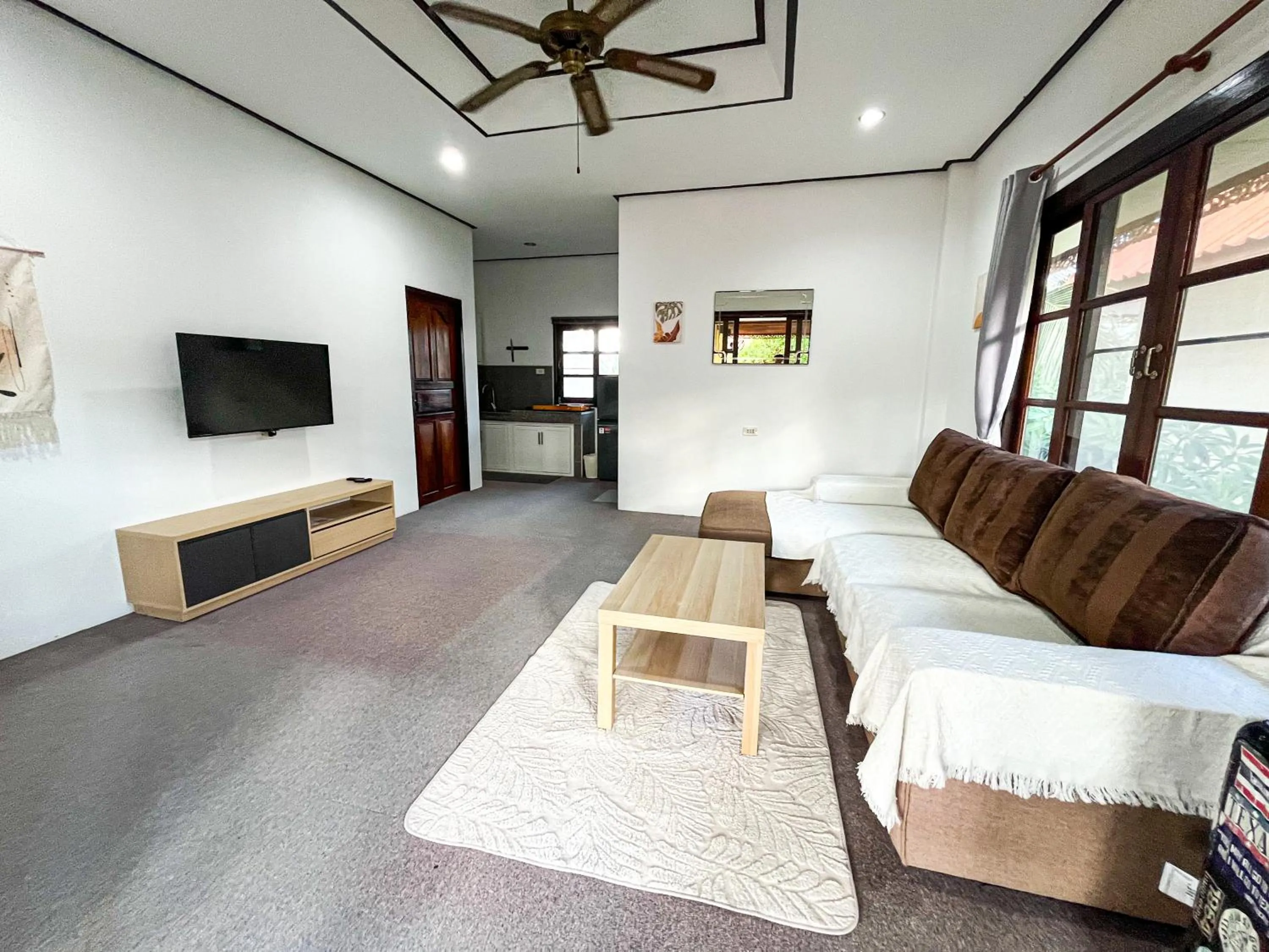 TV and multimedia in Amy Village Apartments & Digital Hub