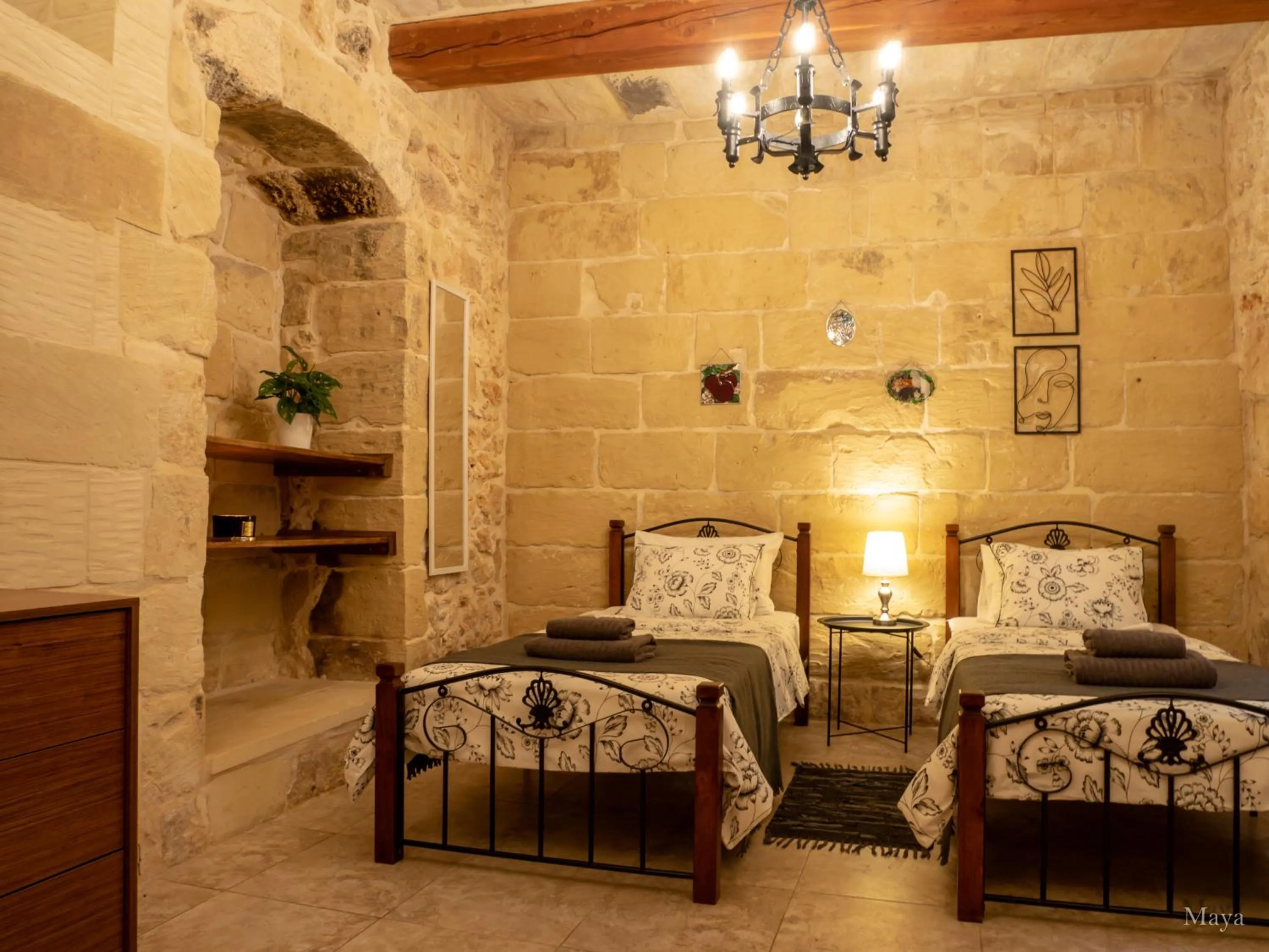 Bed in Id Dar Ta Censu