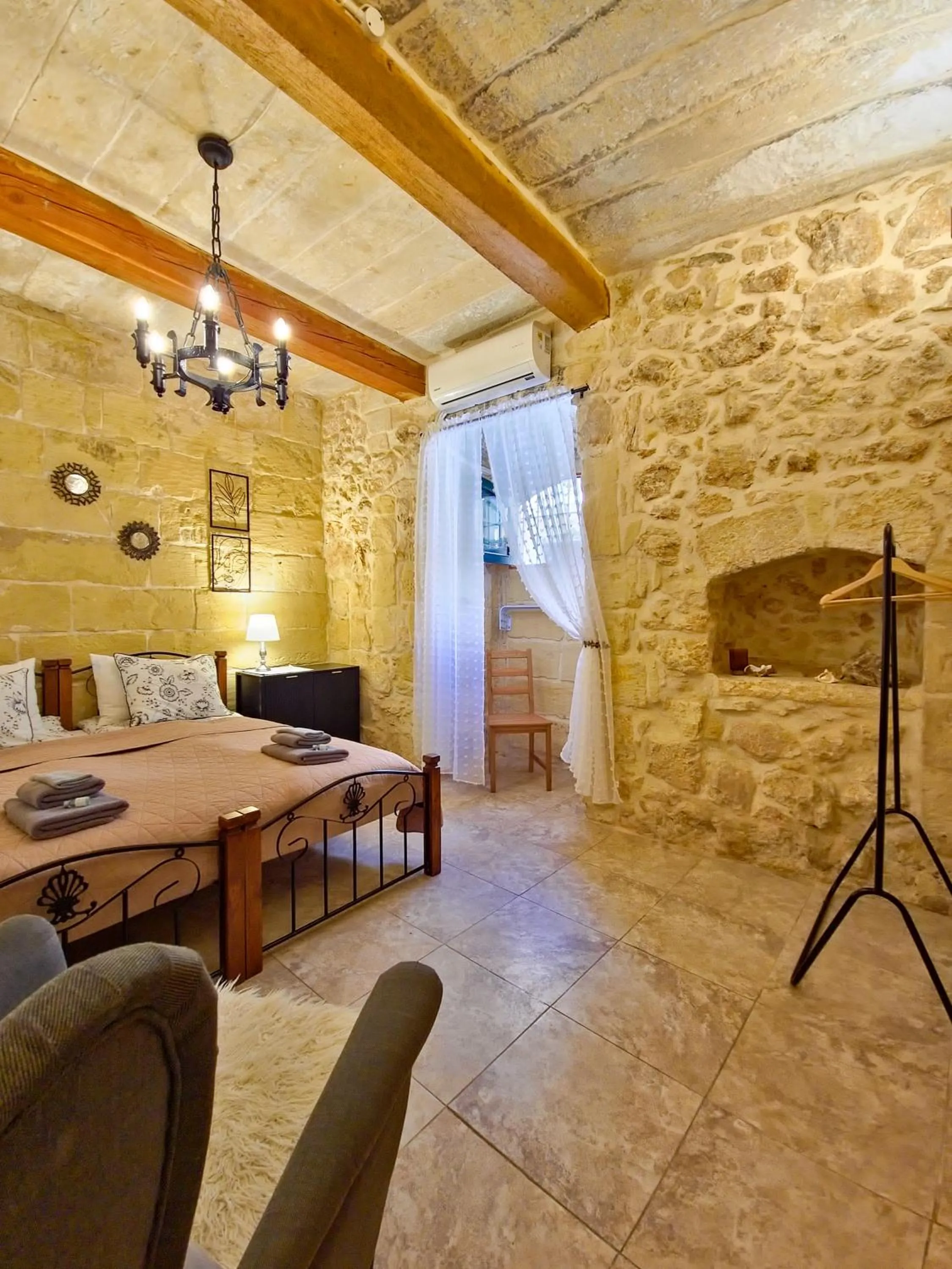 Bed in Id Dar Ta Censu