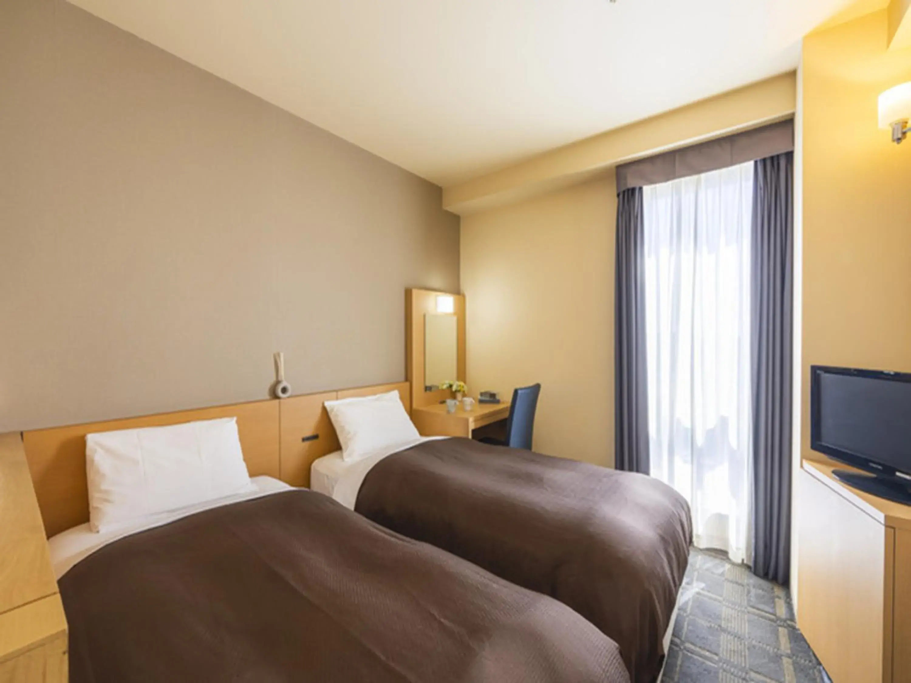 Economy Twin Room - single occupancy - Smoking in Urawa Washington Hotel Economy Twin Room - single occupancy - Smoking in Urawa Washington Hotel