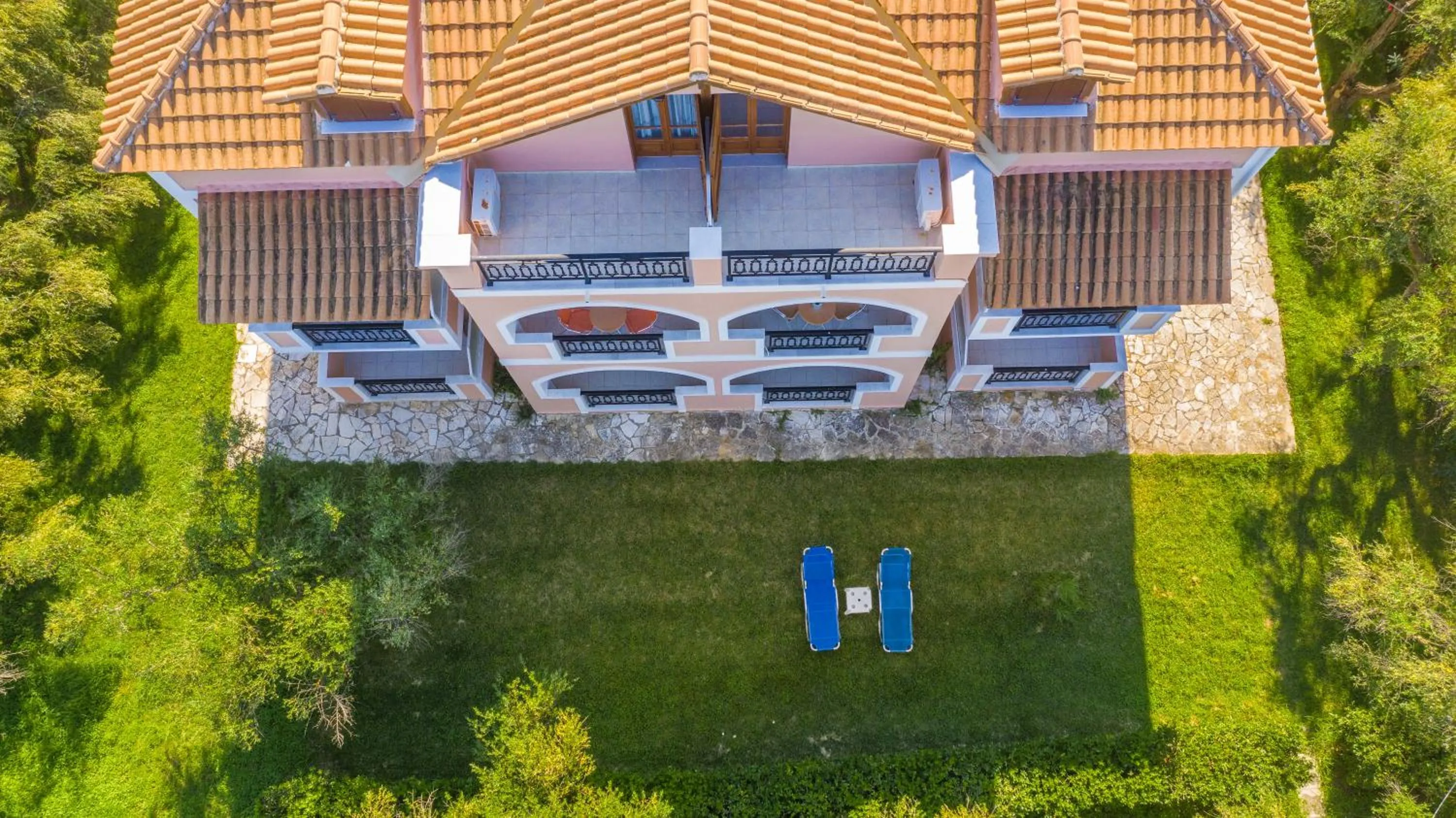 Kavos Psarou Studios & Apartments