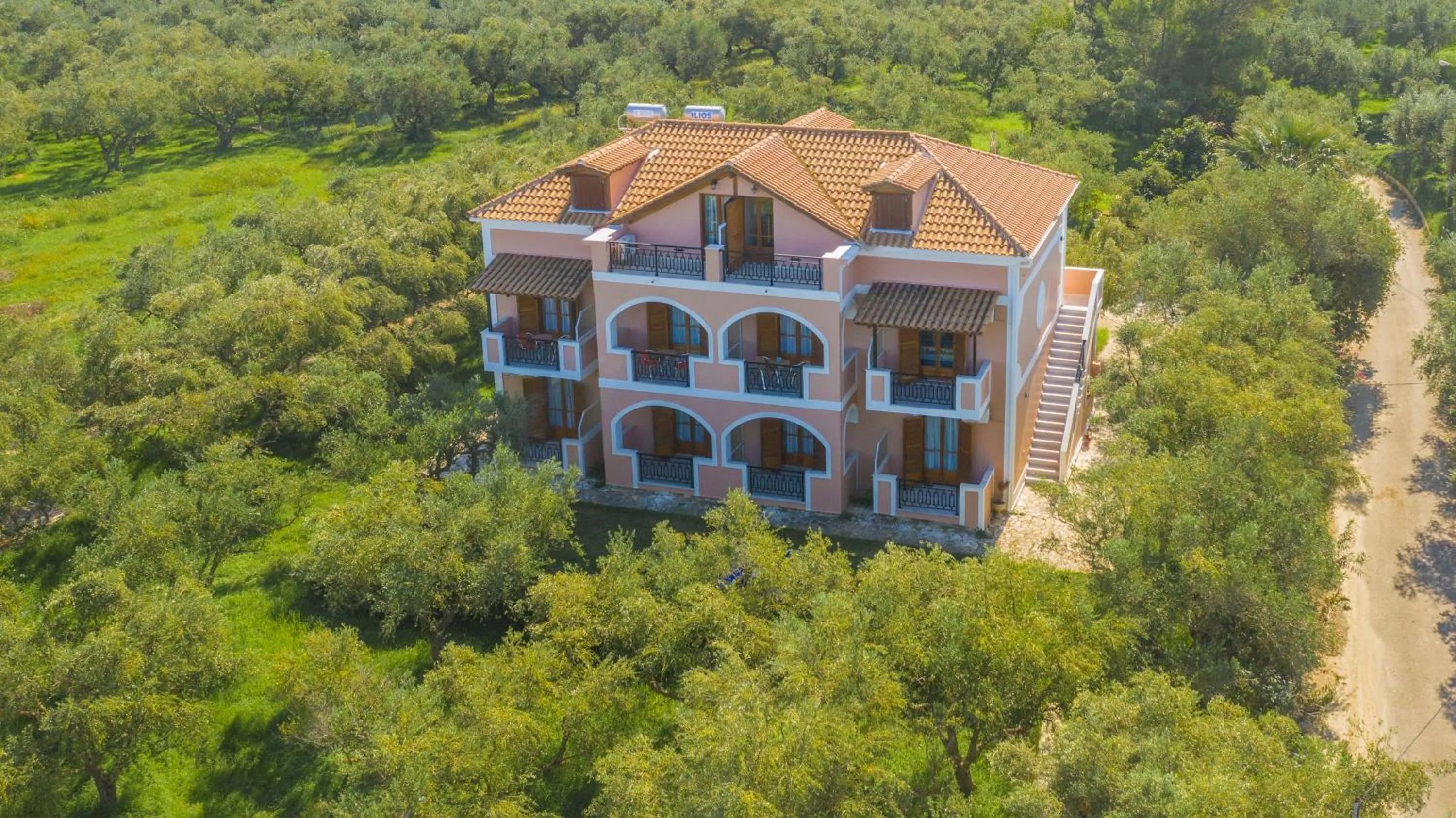 Bird's eye view in Kavos Psarou Studios & Apartments