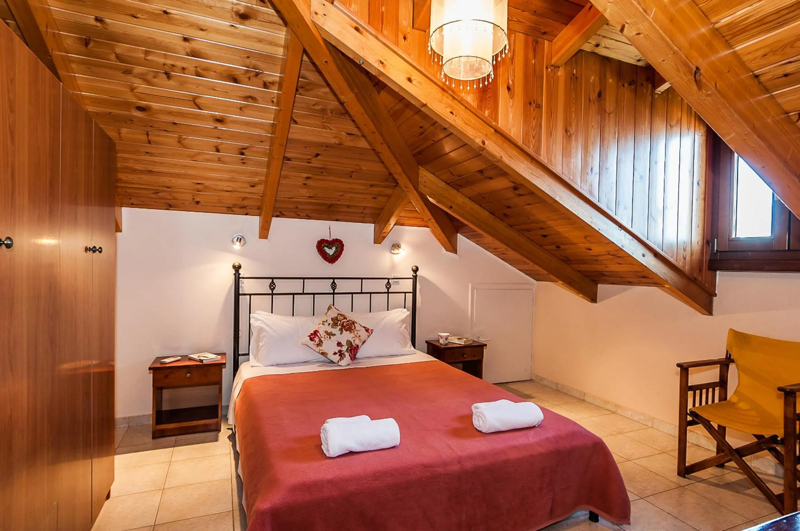 bunk bed, Bed in Kavos Psarou Studios & Apartments