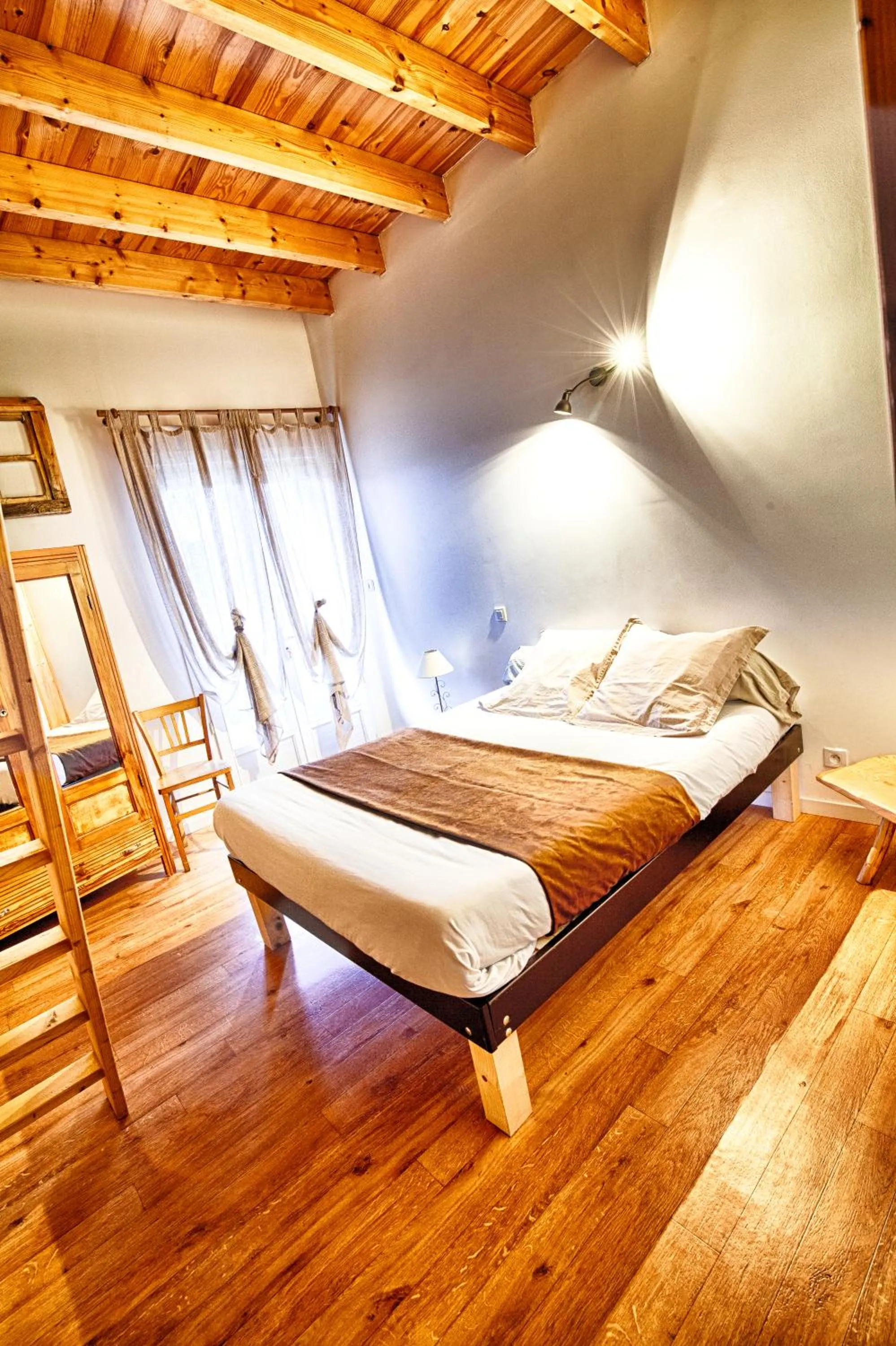 Bedroom in Les Cremades