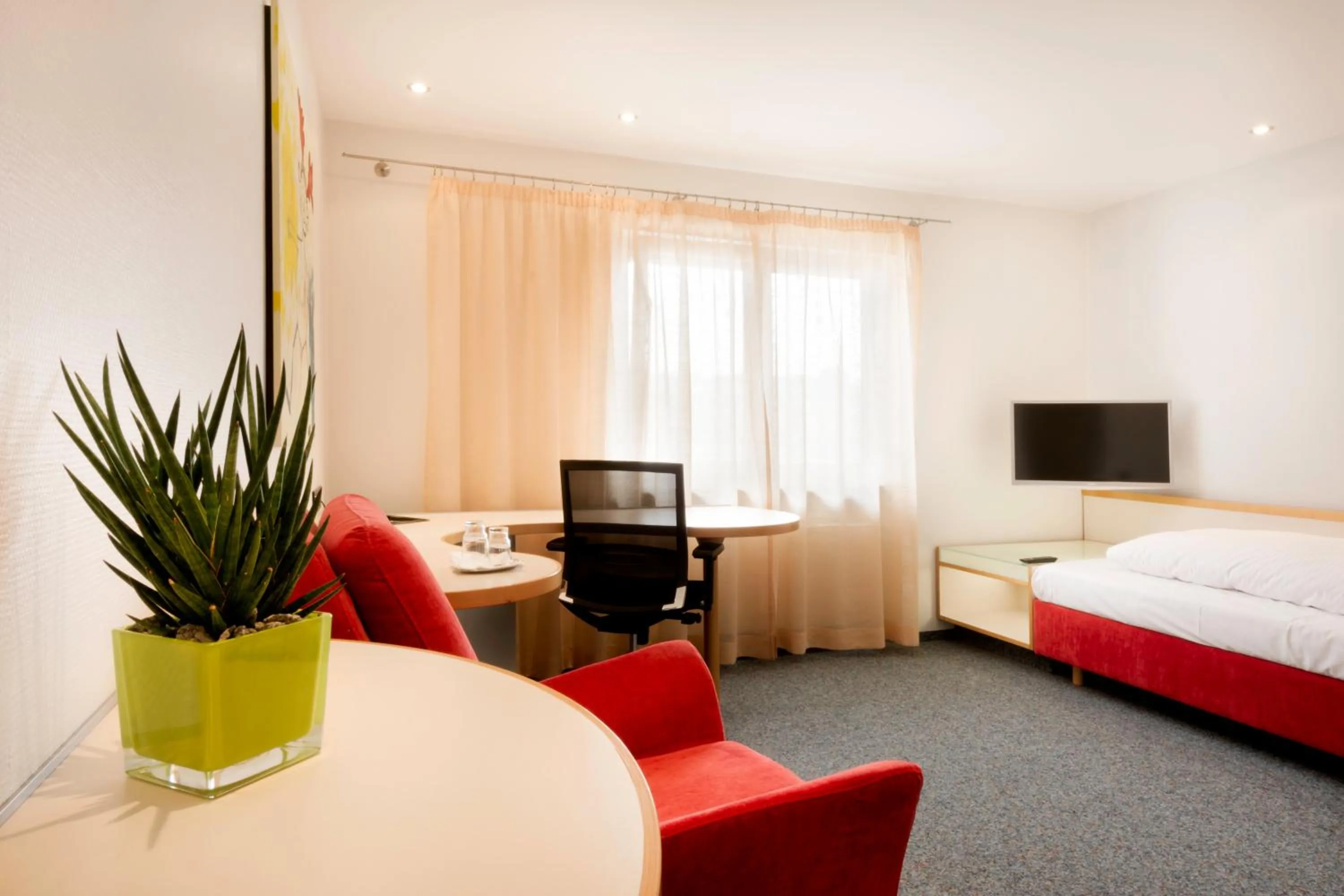 Photo of the whole room, Bed in Hotel Rommel