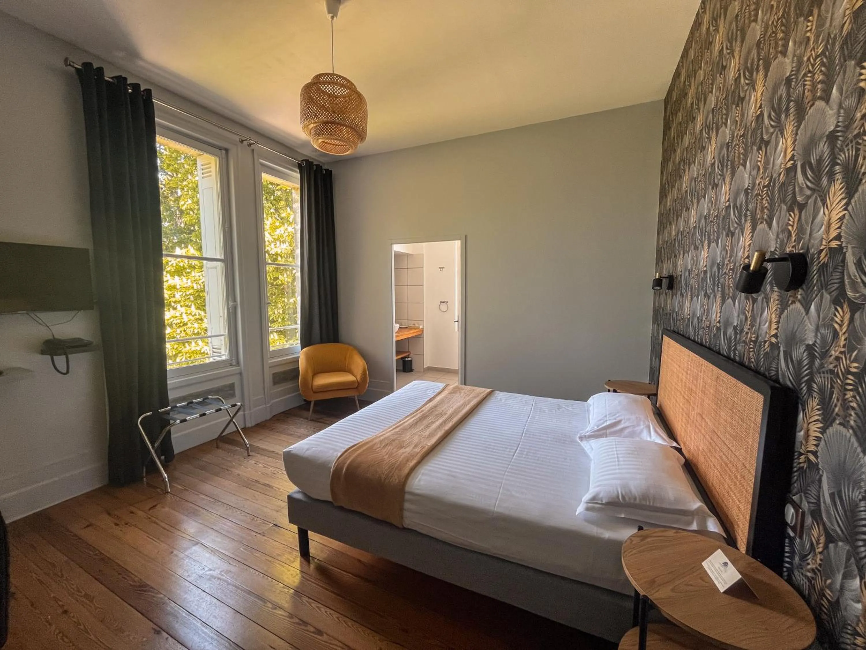 Bed in Hôtel Château La Chèze - Bordeaux Floirac