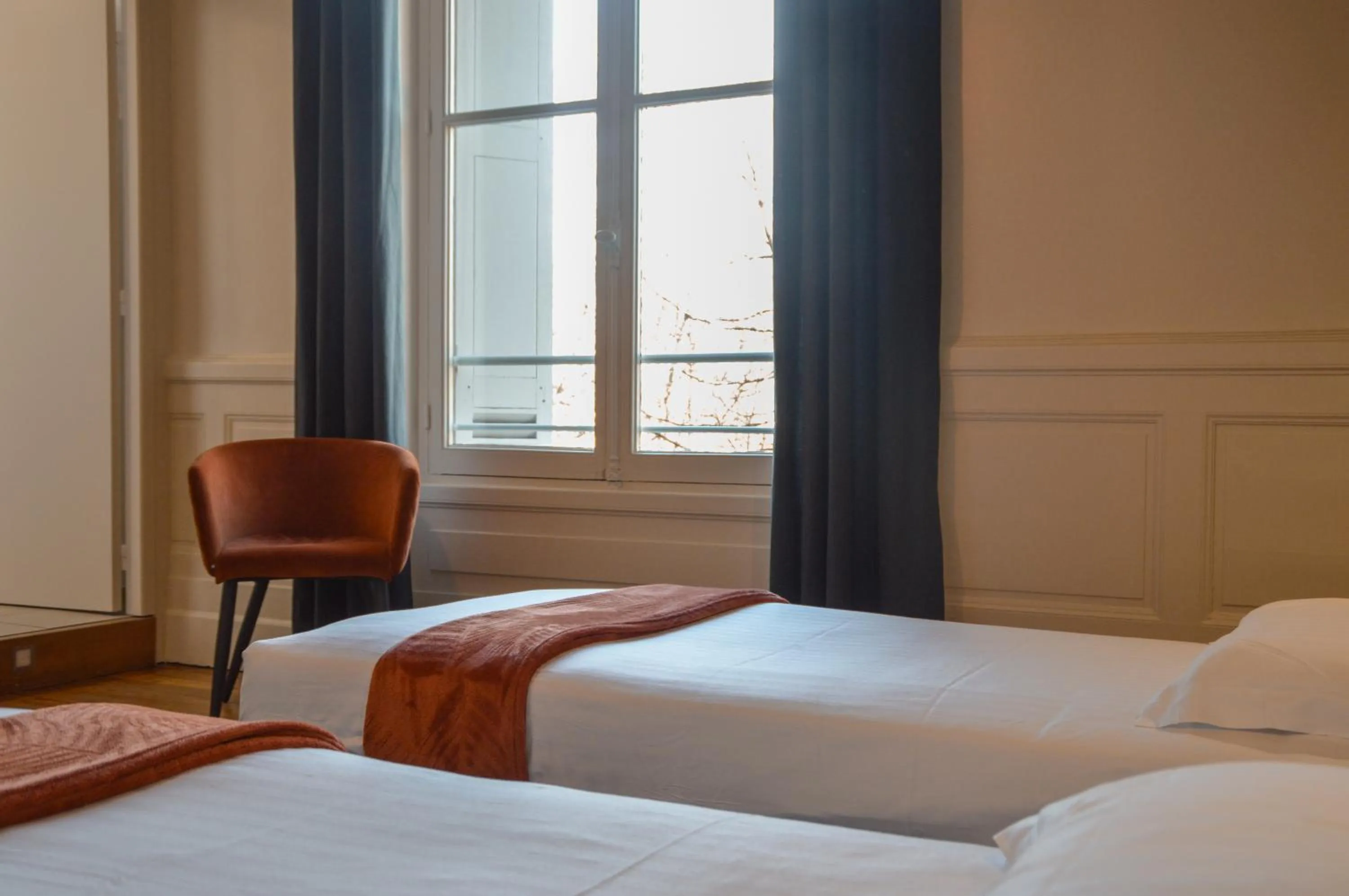 Bed in Hôtel Château La Chèze - Bordeaux Floirac