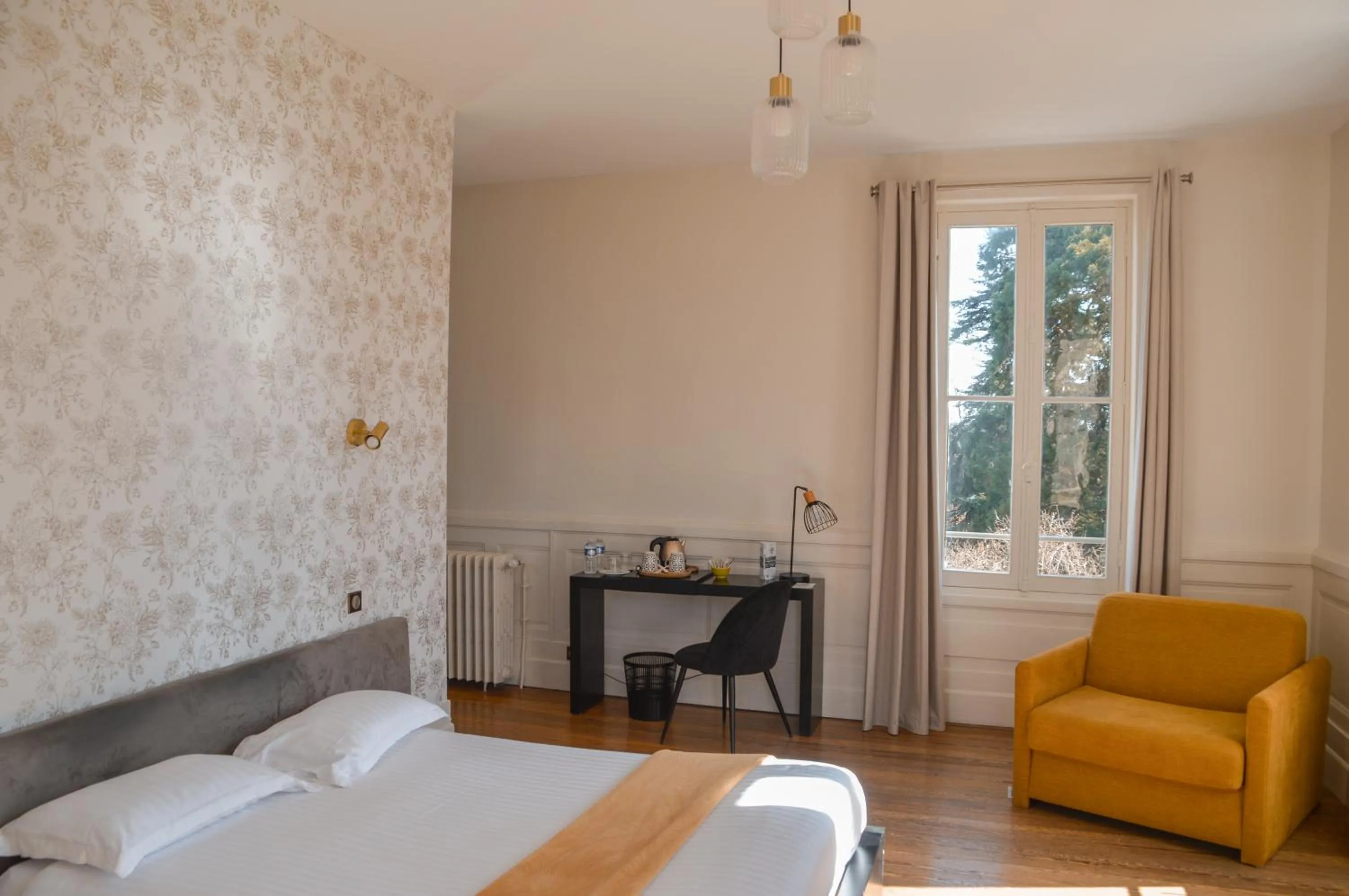 Bed in Hôtel Château La Chèze - Bordeaux Floirac