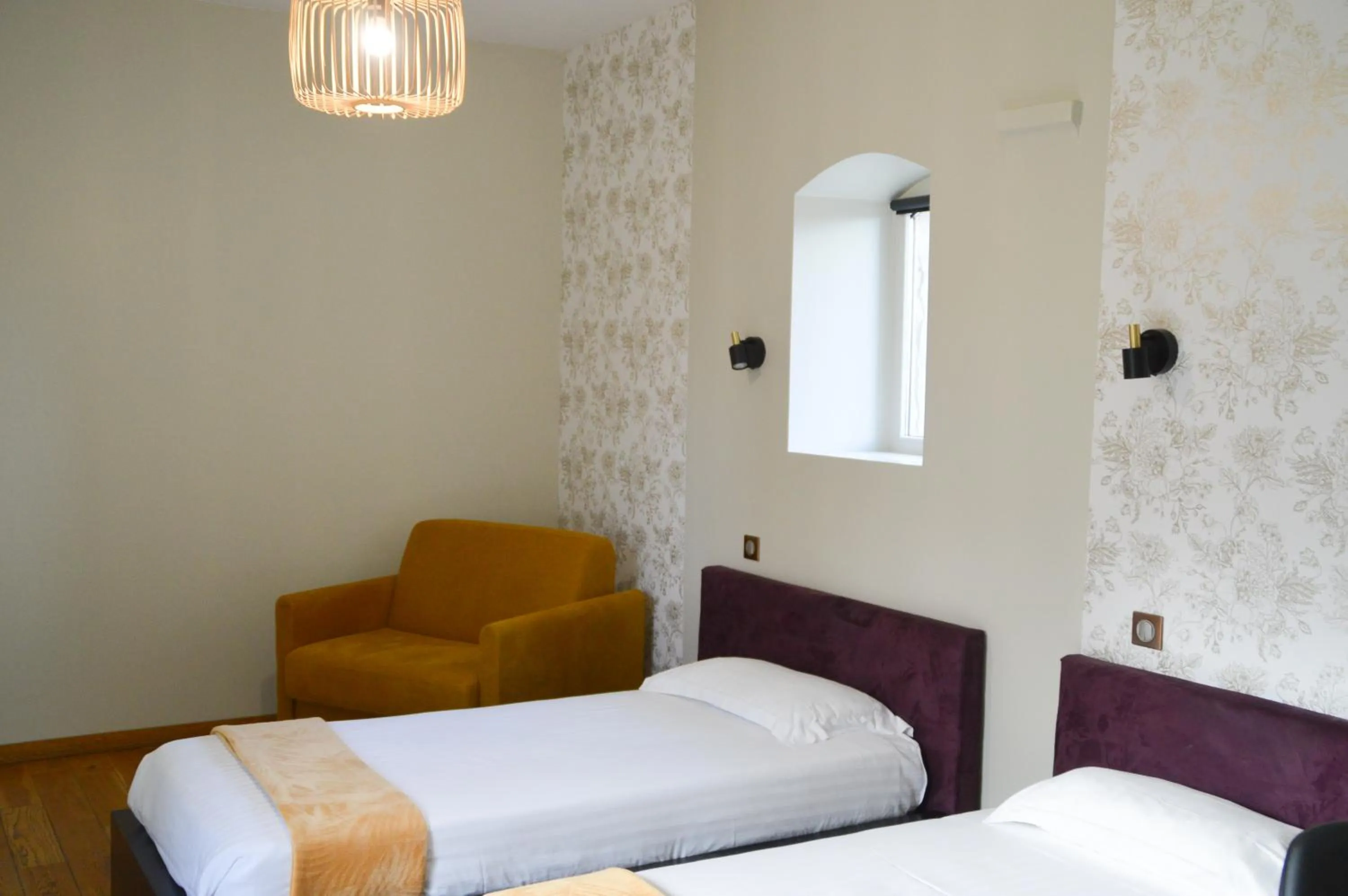 Bed in Hôtel Château La Chèze - Bordeaux Floirac