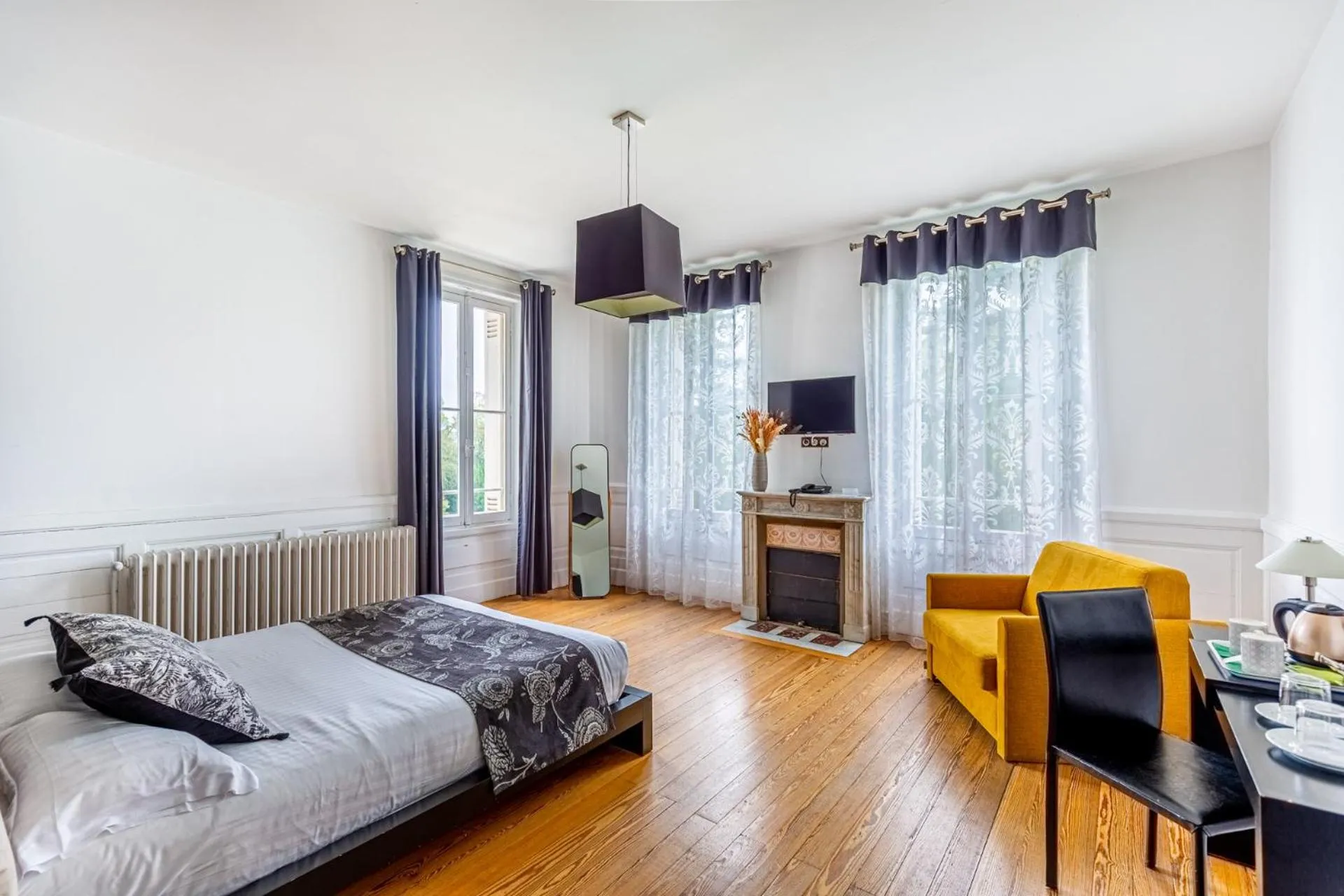 Bed in Hôtel Château La Chèze - Bordeaux Floirac