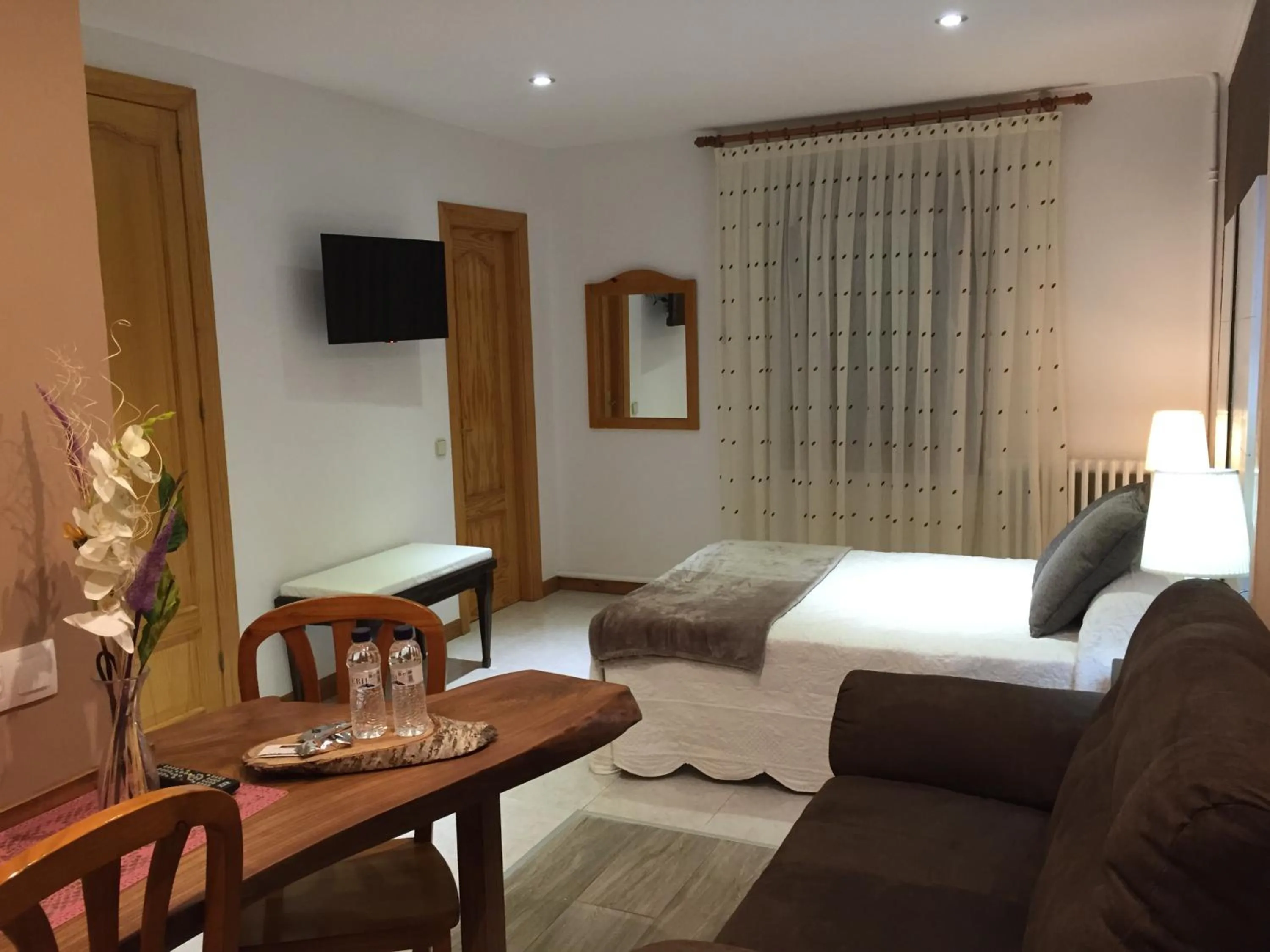 Bedroom, Bed in Hotel Apartamentos Barrau