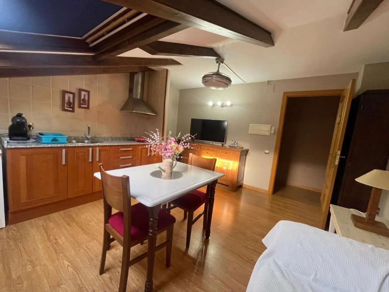 Living room, Bed in Hotel Apartamentos Barrau