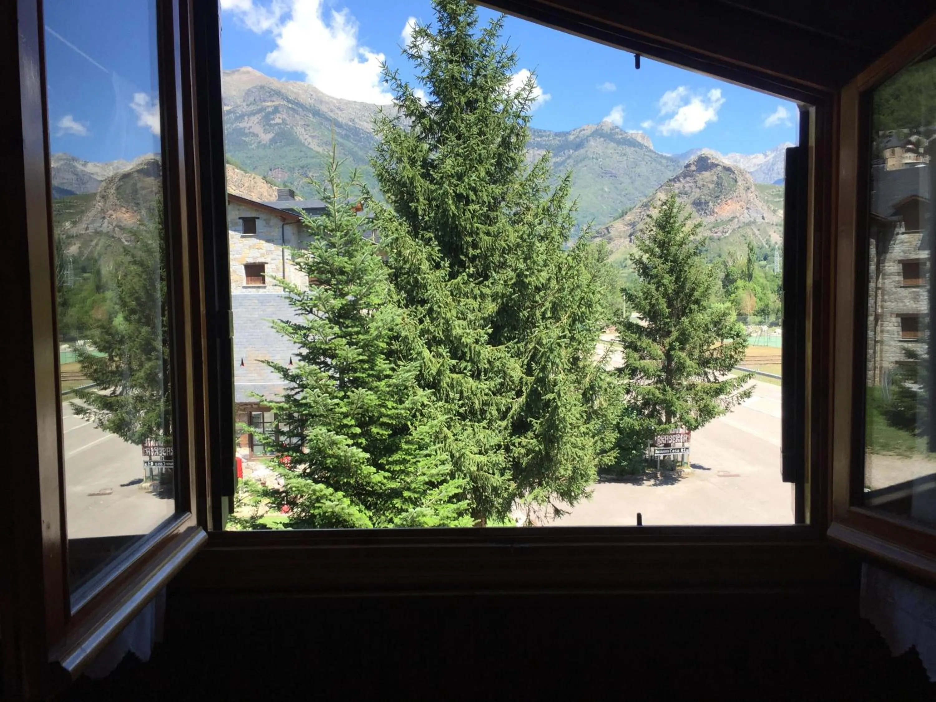 Mountain view in Hotel Apartamentos Barrau