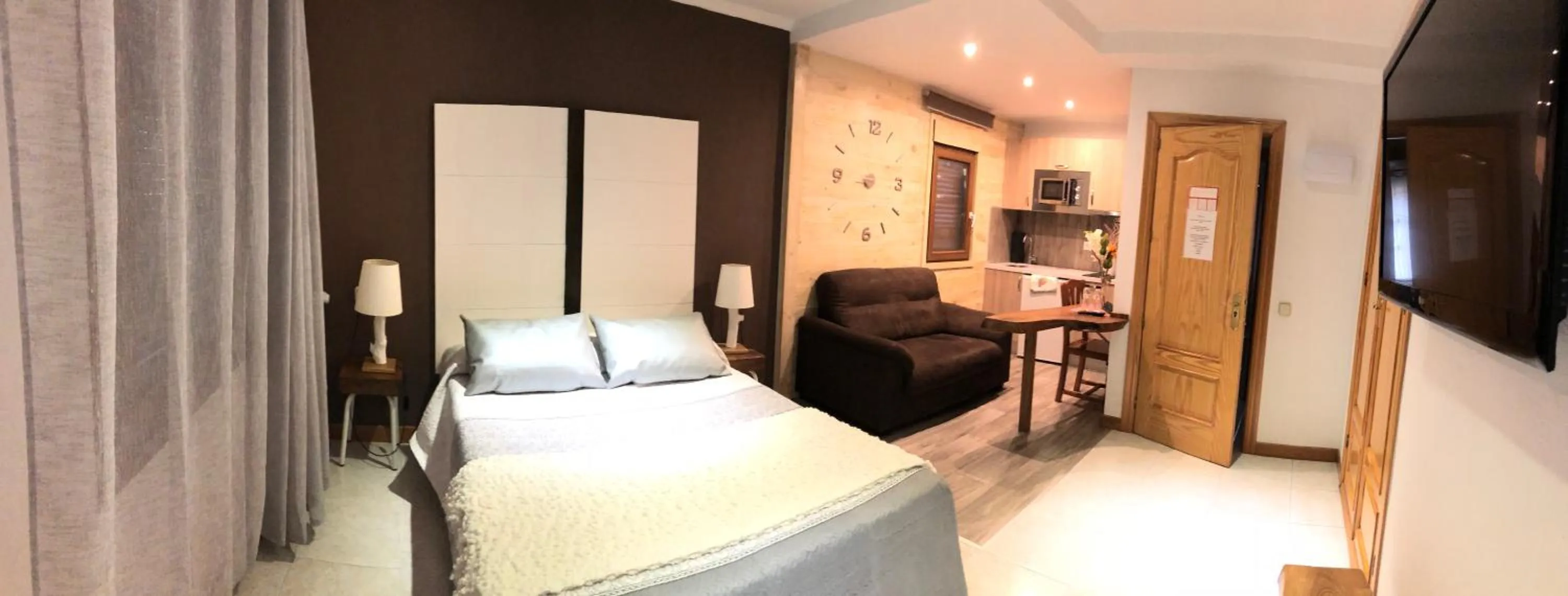 Bedroom, Bed in Hotel Apartamentos Barrau