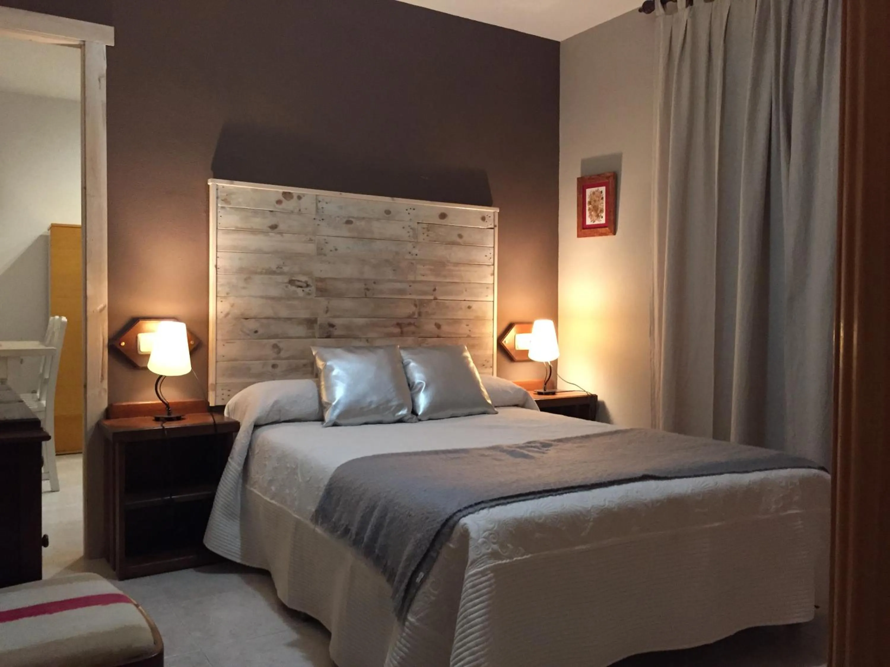 Bedroom, Bed in Hotel Apartamentos Barrau