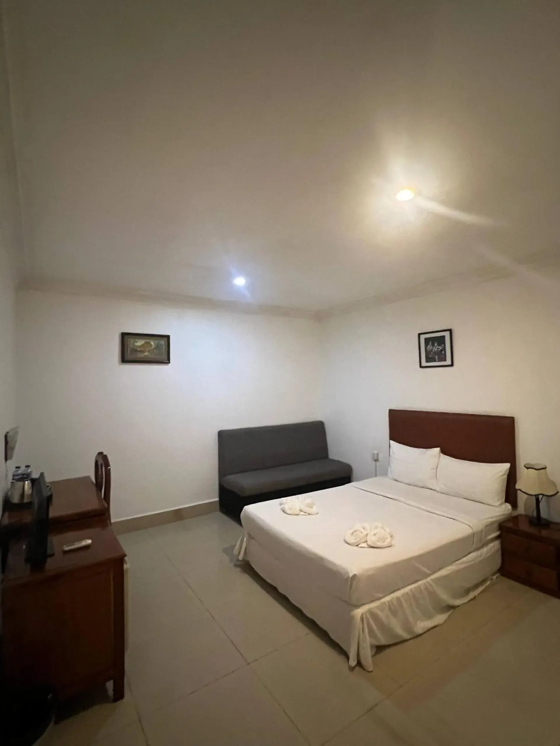 Bed in The Dubliner Inn Bed in The Dubliner Inn