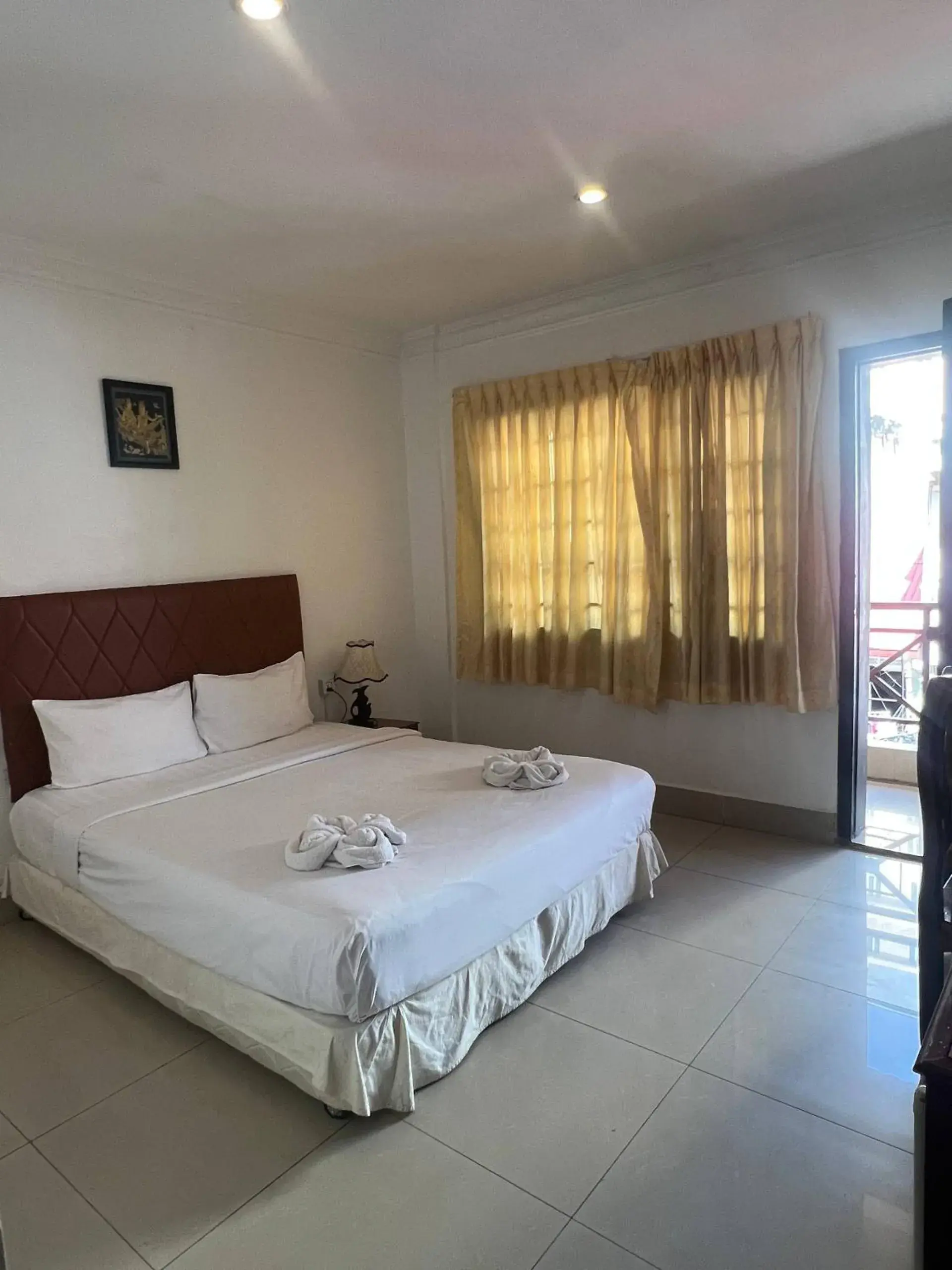 Bed in The Dubliner Inn Bed in The Dubliner Inn