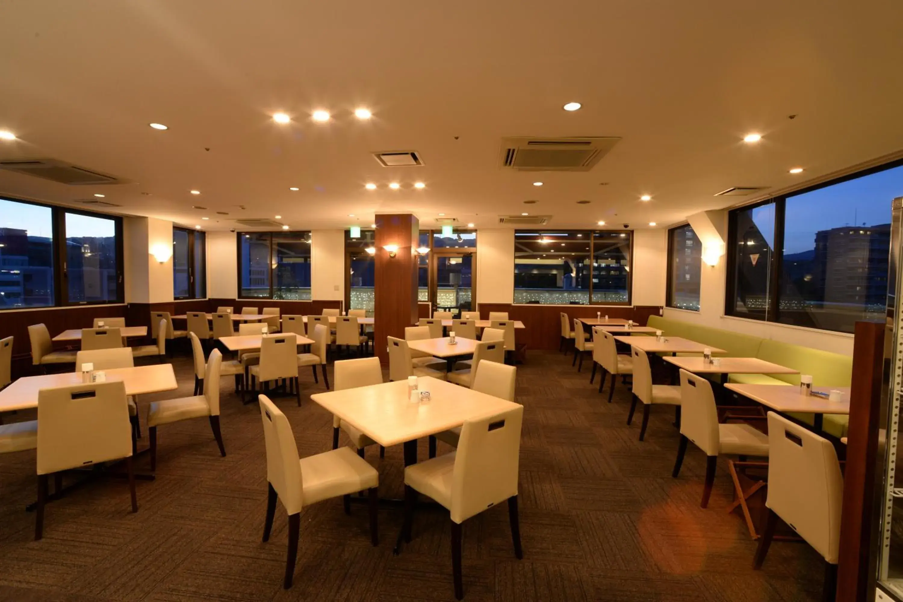 Restaurant/places to eat in Sunwest Hotel Sasebo Restaurant/places to eat in Sunwest Hotel Sasebo