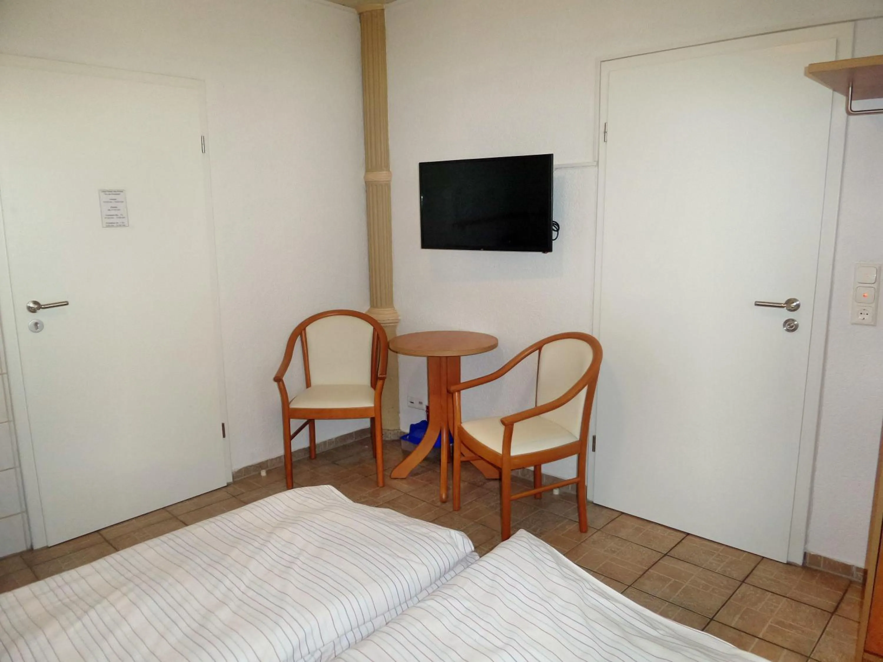 TV and multimedia, Bed in Hotel An der Karlstadt