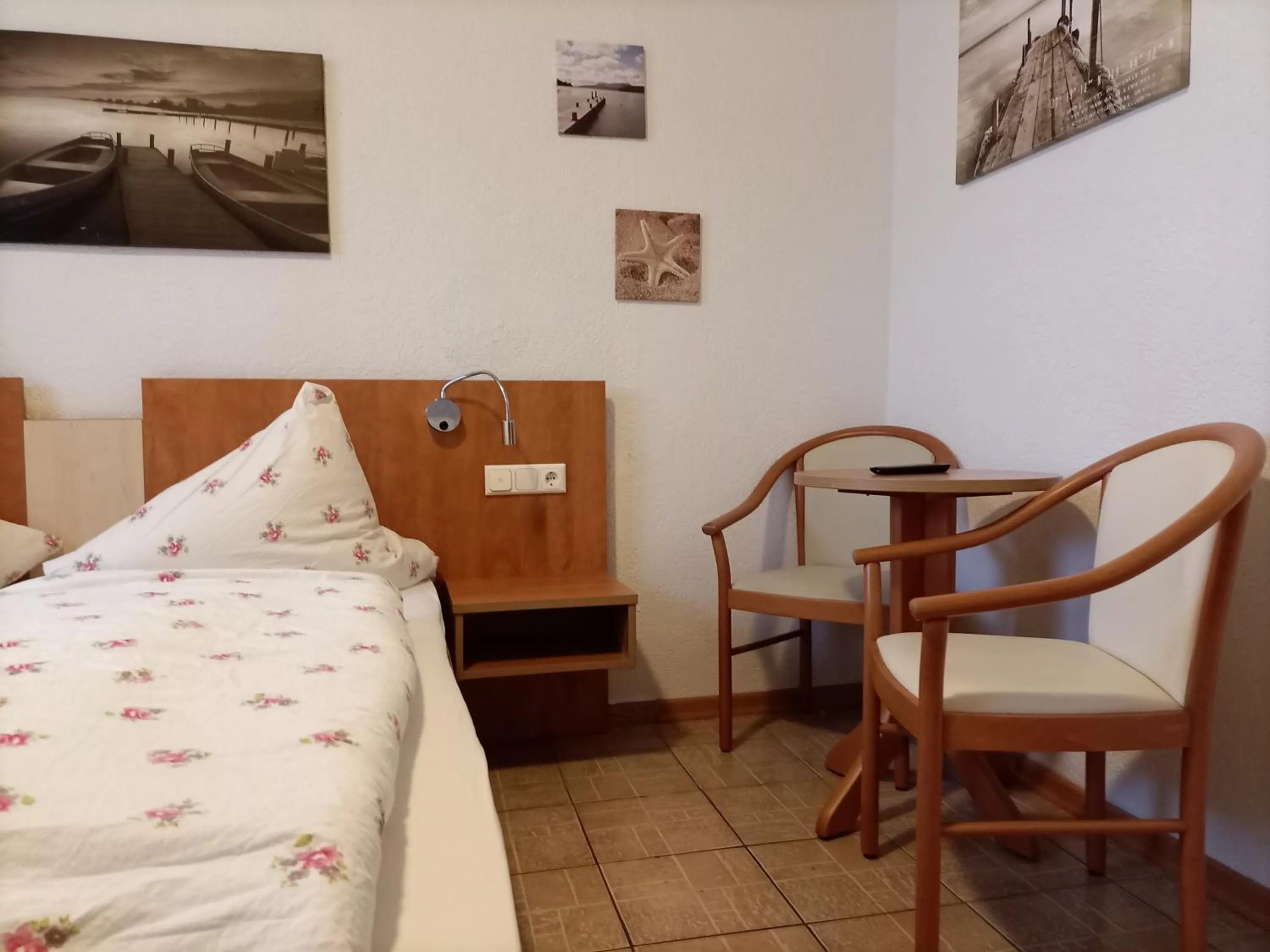 Photo of the whole room, Bed in Hotel An der Karlstadt