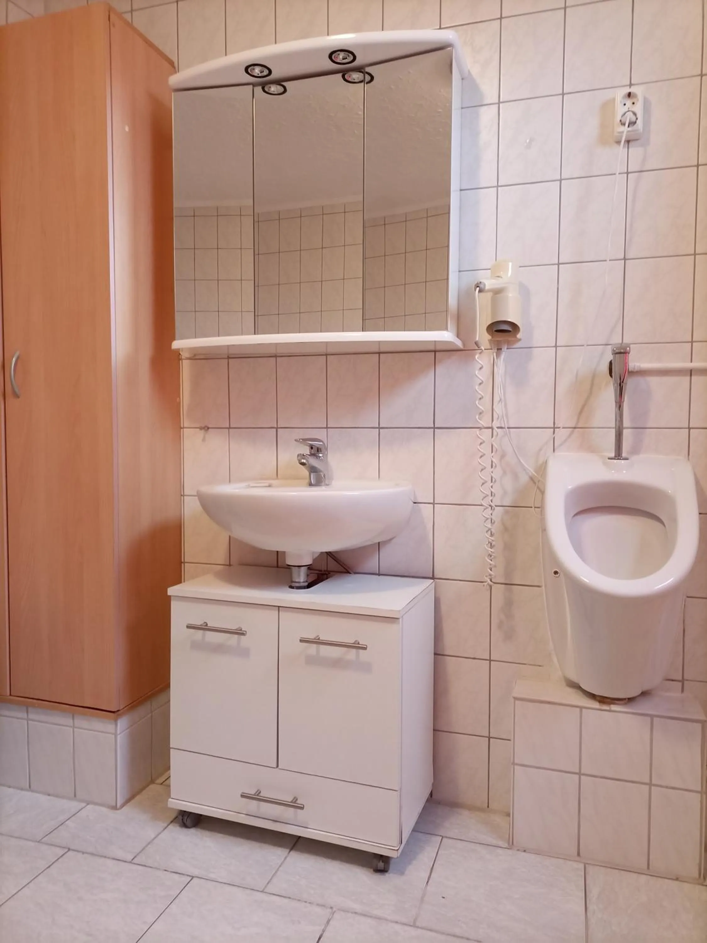 Toilet in Hotel An der Karlstadt