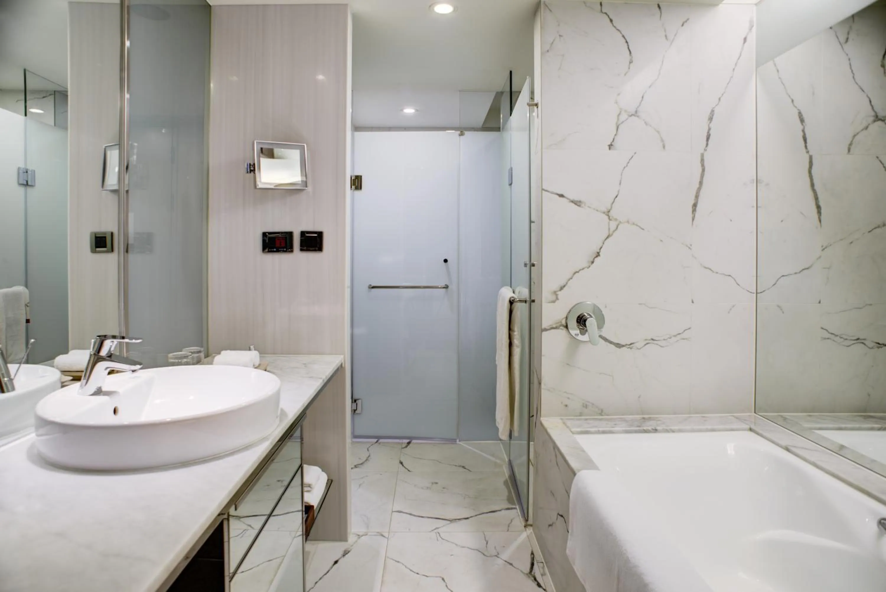 Bath in Kaohsiung Chateau de Chine Hotel