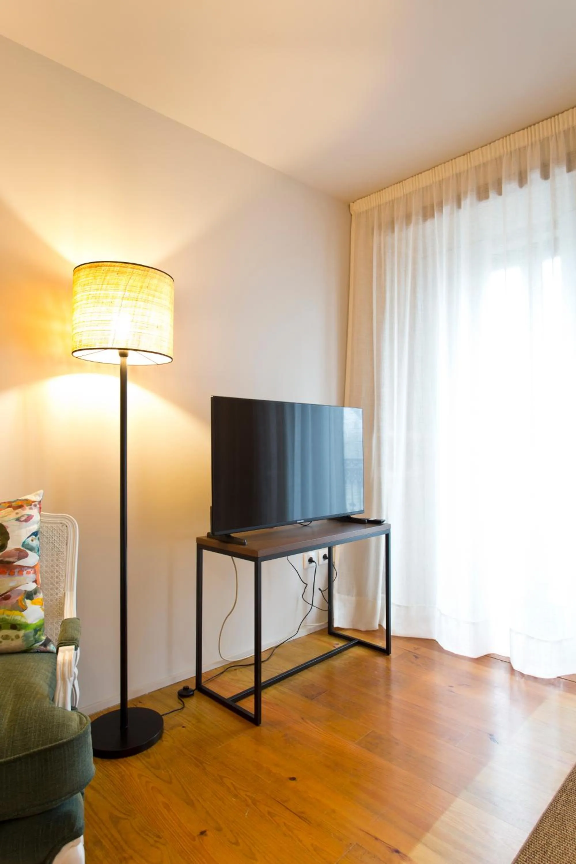 TV and multimedia in RVA - Gustave Eiffel Apartments