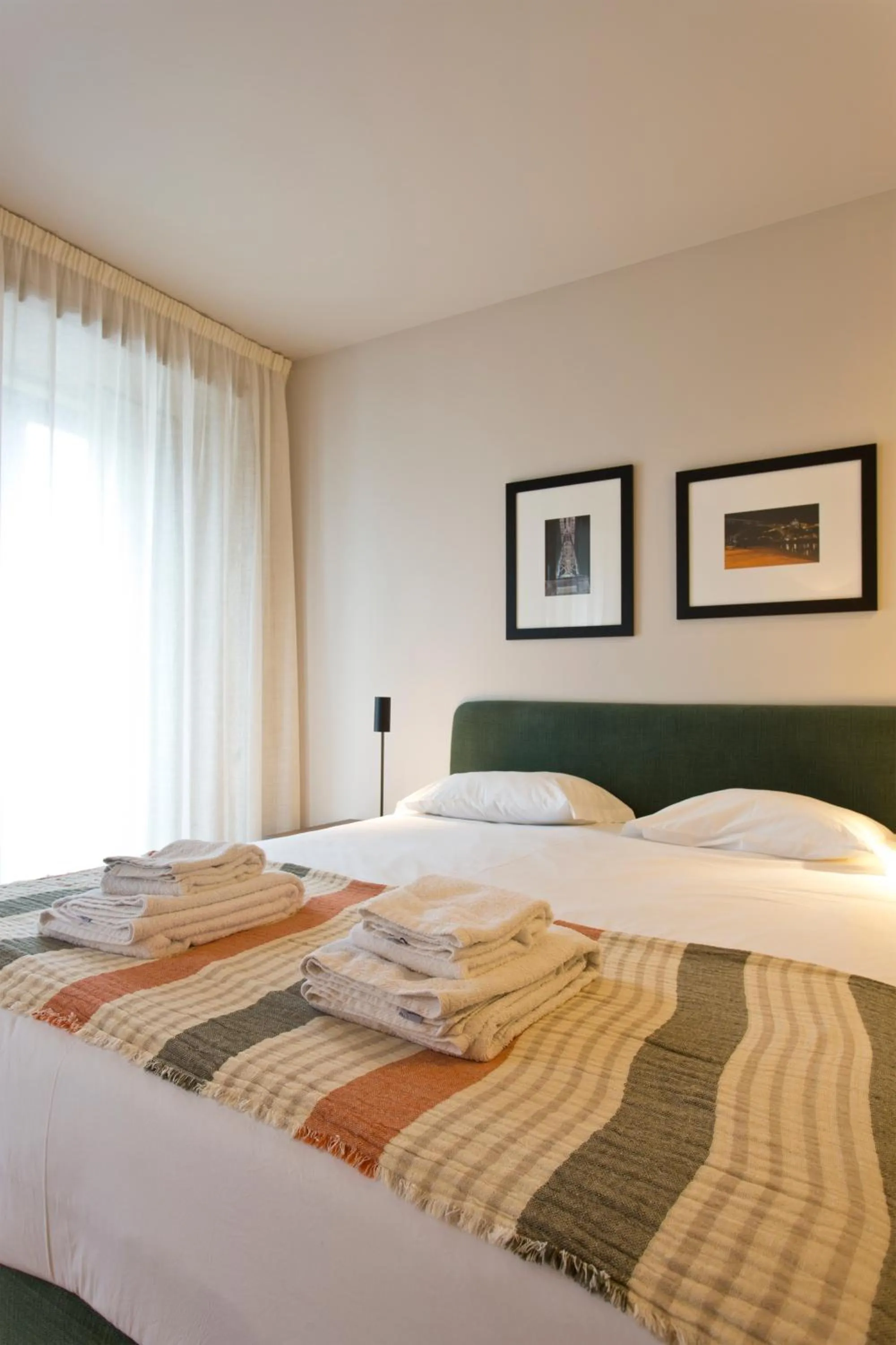 Bed in RVA - Gustave Eiffel Apartments