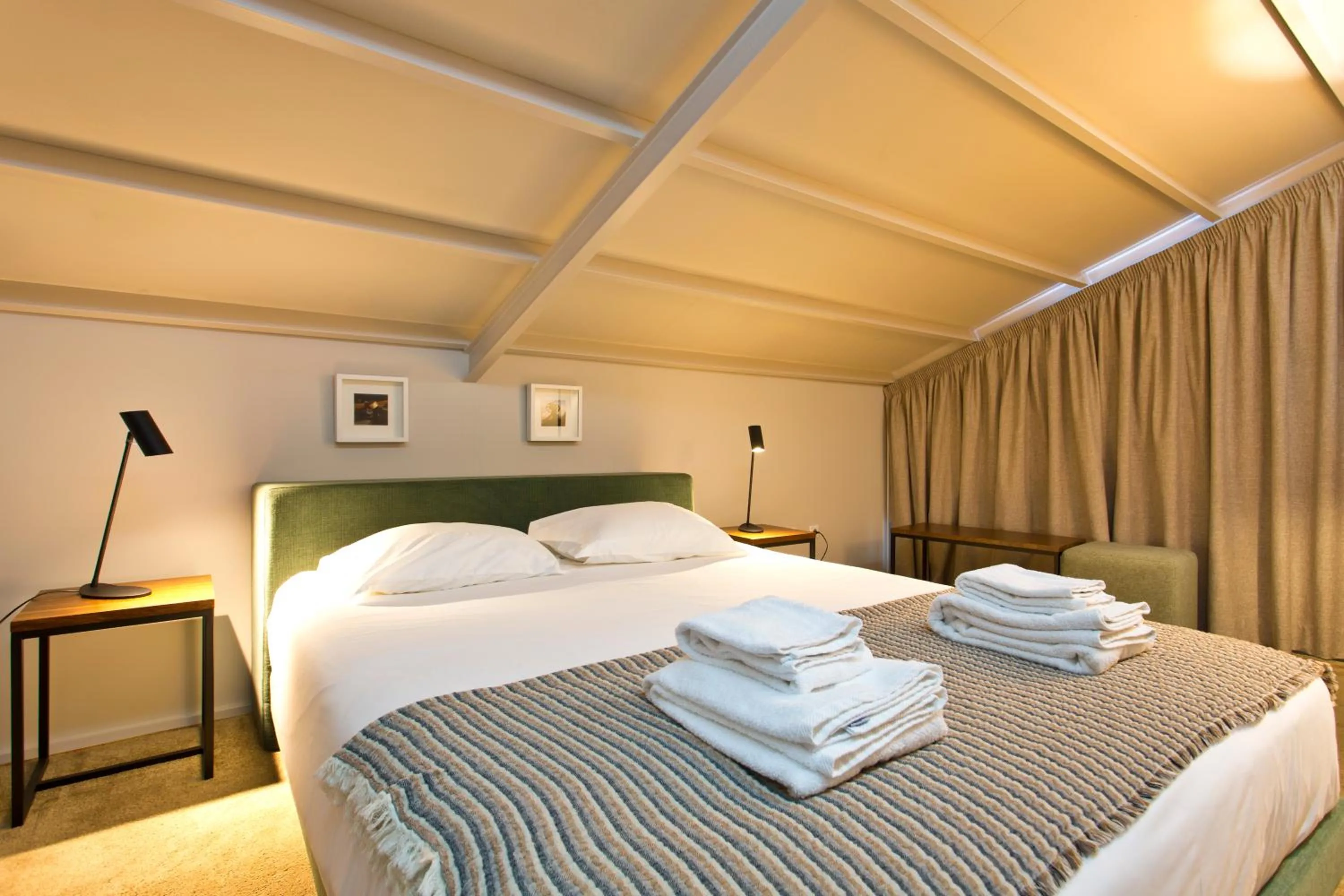 Bedroom, Bed in RVA - Gustave Eiffel Apartments