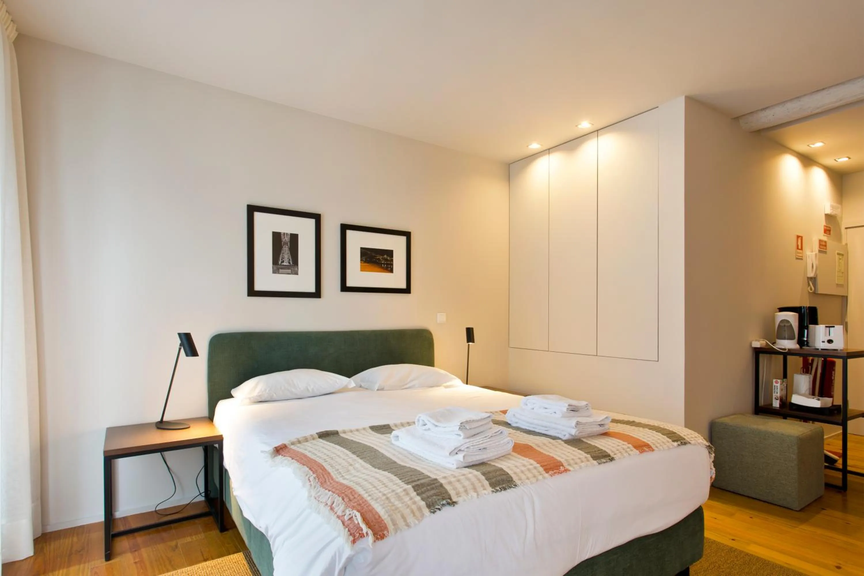 Bedroom, Bed in RVA - Gustave Eiffel Apartments