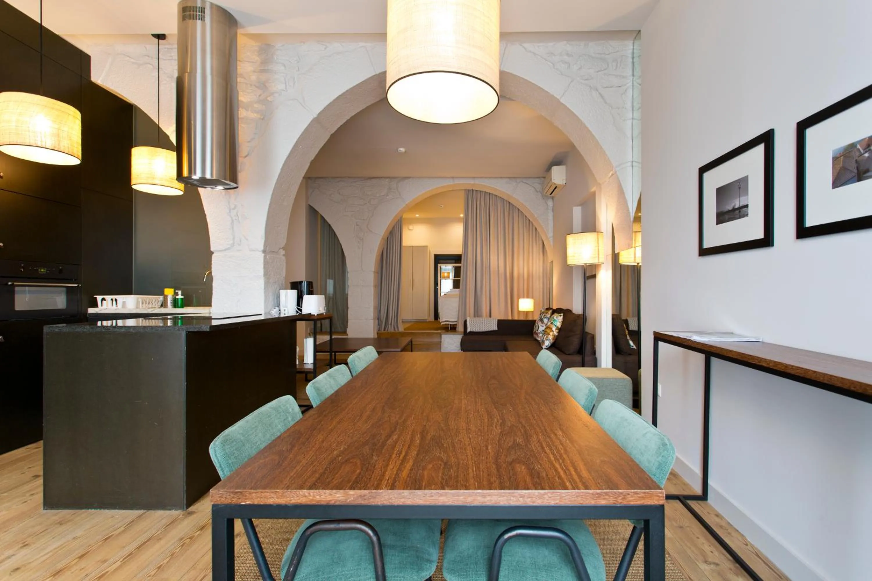 Dining area in RVA - Gustave Eiffel Apartments