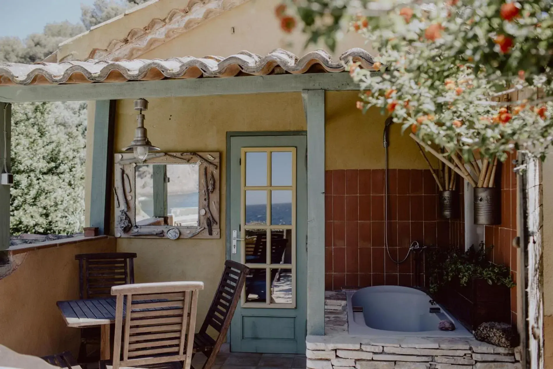 Apartment with Sea View in La Calanque de Figuerolles Apartment with Sea View in La Calanque de Figuerolles