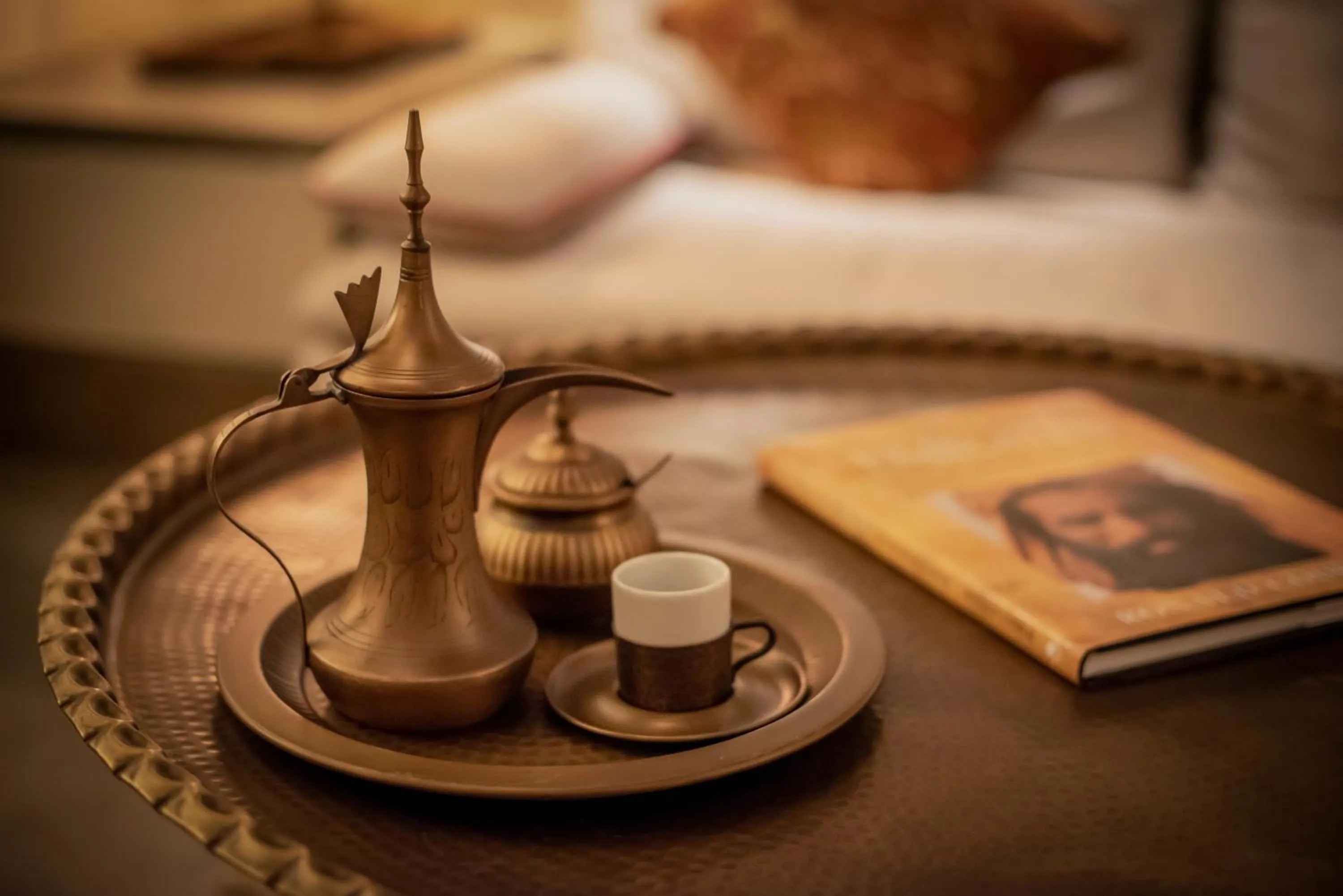 Coffee/tea facilities, Bed in The Chedi Al Bait, Sharjah