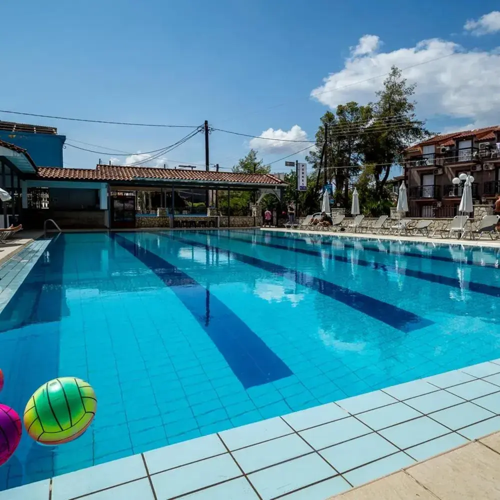 Pool view in Perkes Hotel Complex Pool view in Perkes Hotel Complex
