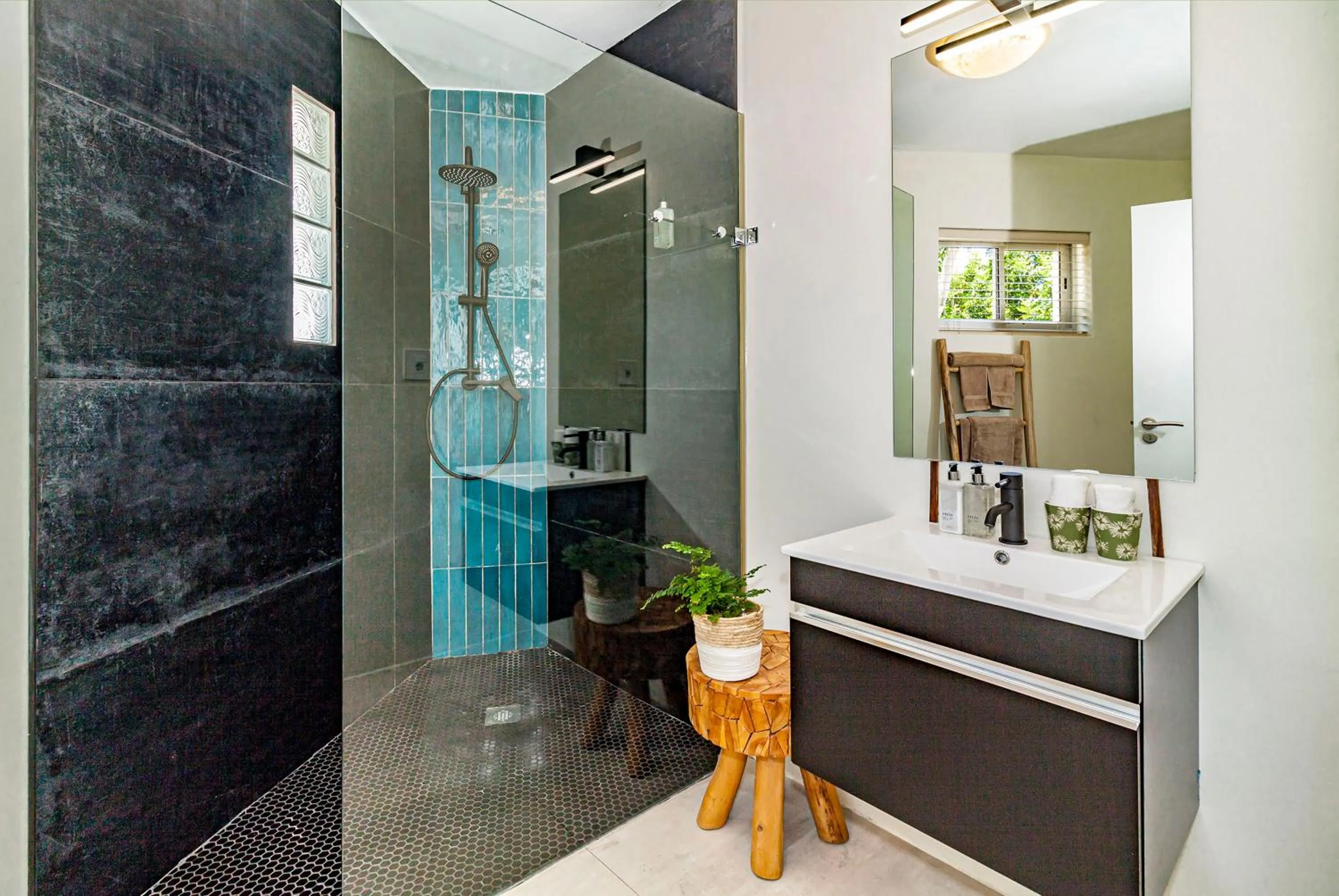 Shower in Morgen Guesthouse Somerset West