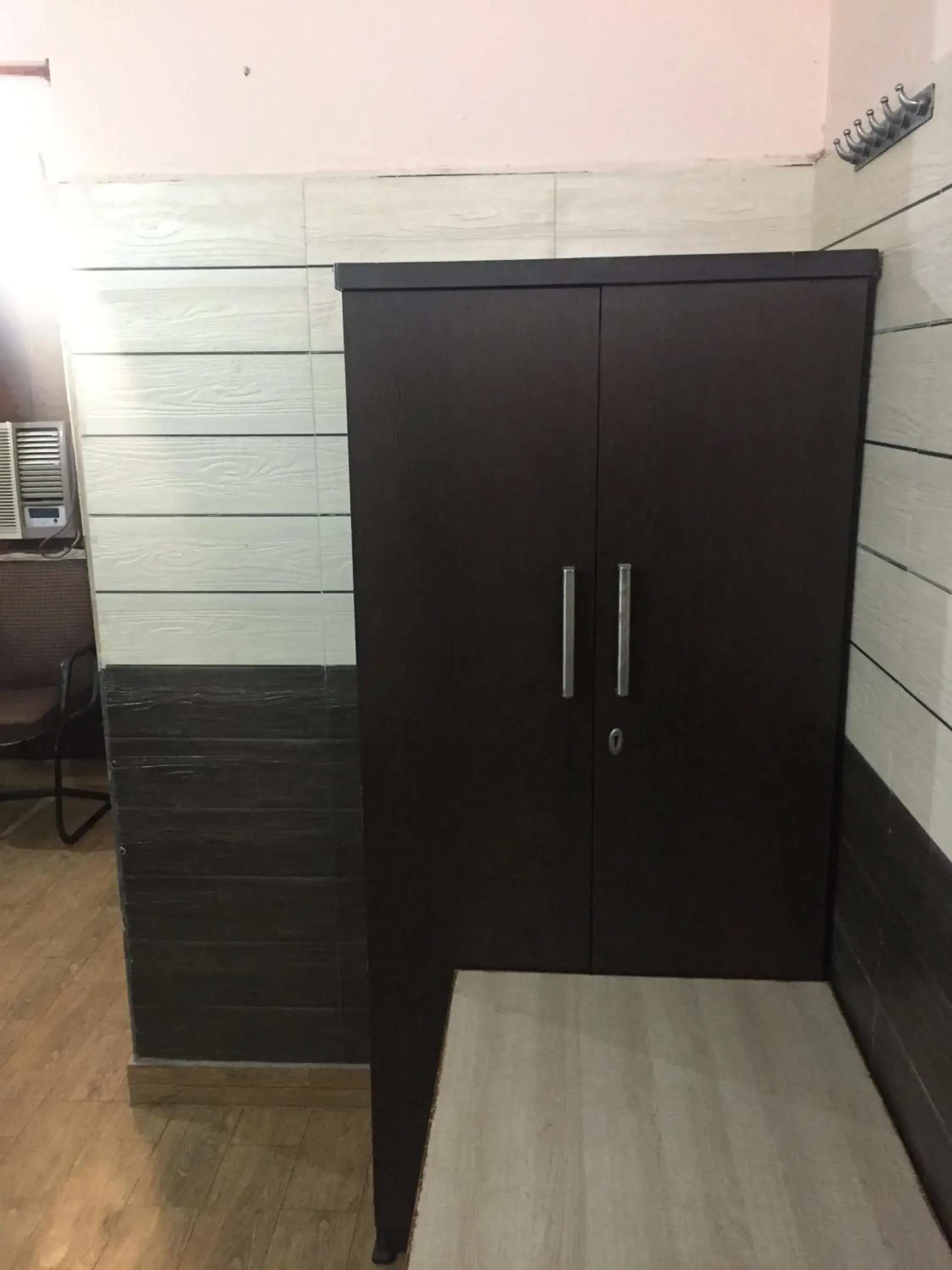 Economy Twin Room in Royal Residency Economy Twin Room in Royal Residency