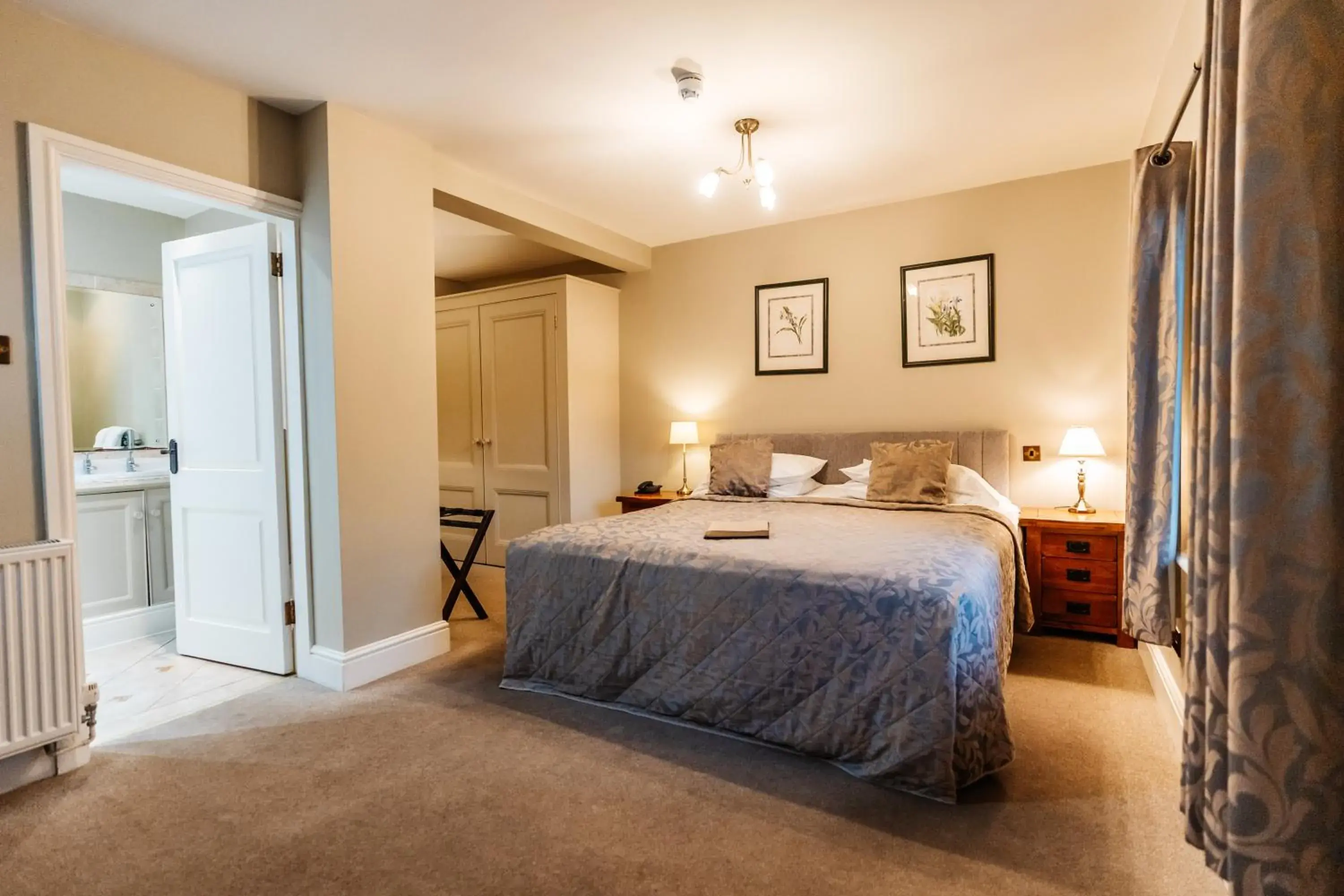 Double Room - single occupancy in The Plough Inn & Restaurant Double Room - single occupancy in The Plough Inn & Restaurant