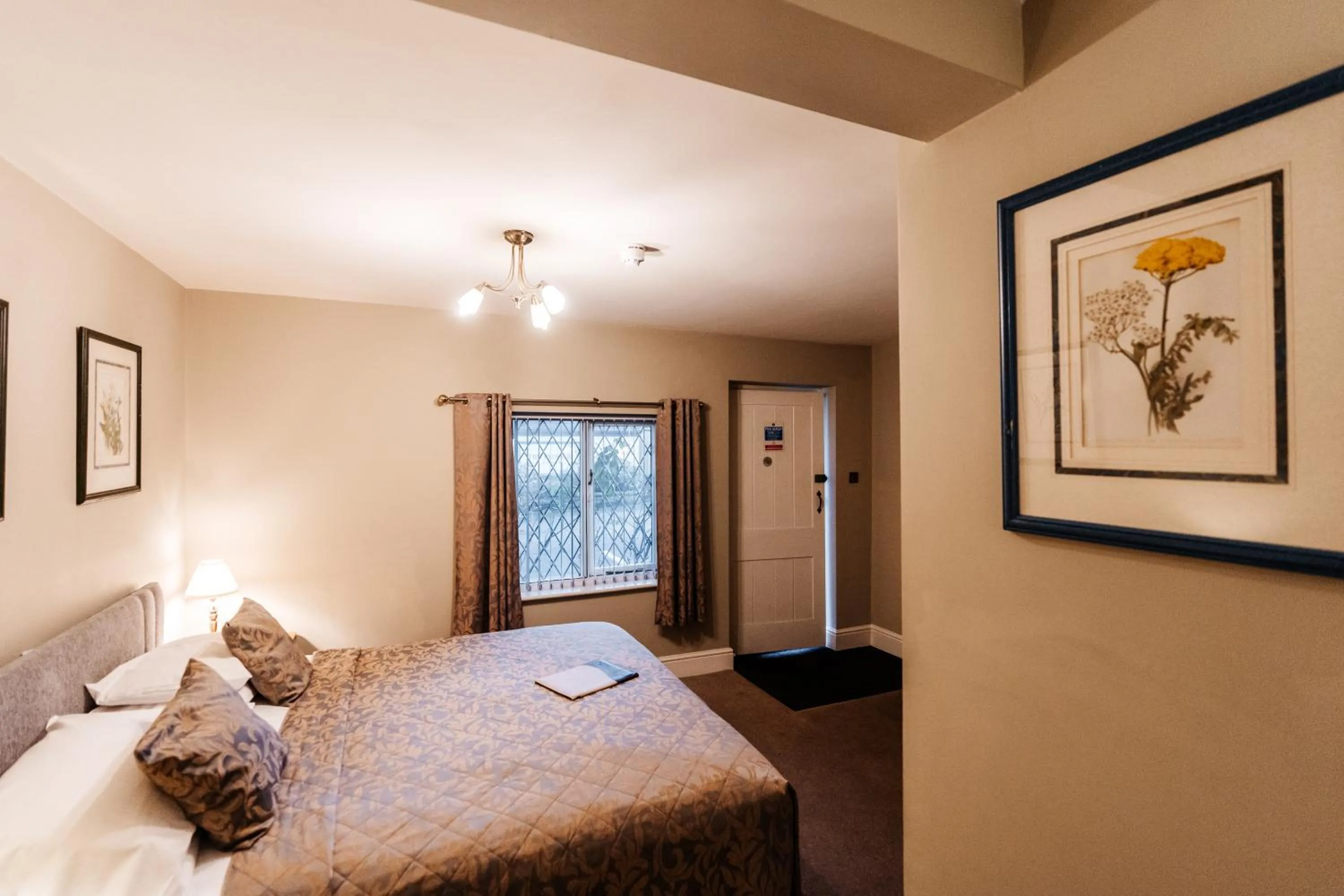 Bed in The Plough Inn & Restaurant