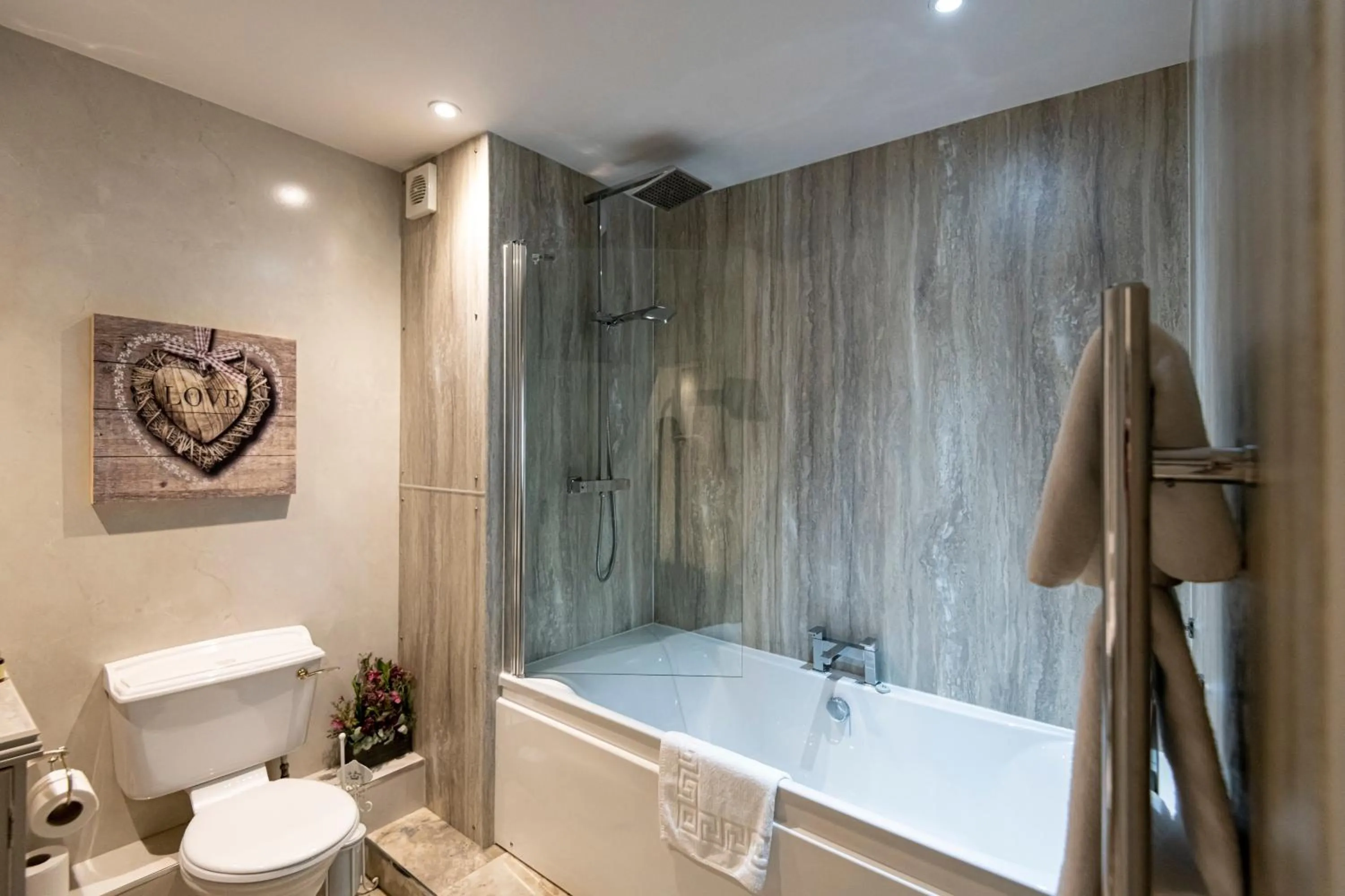 Bathroom in The Plough Inn & Restaurant