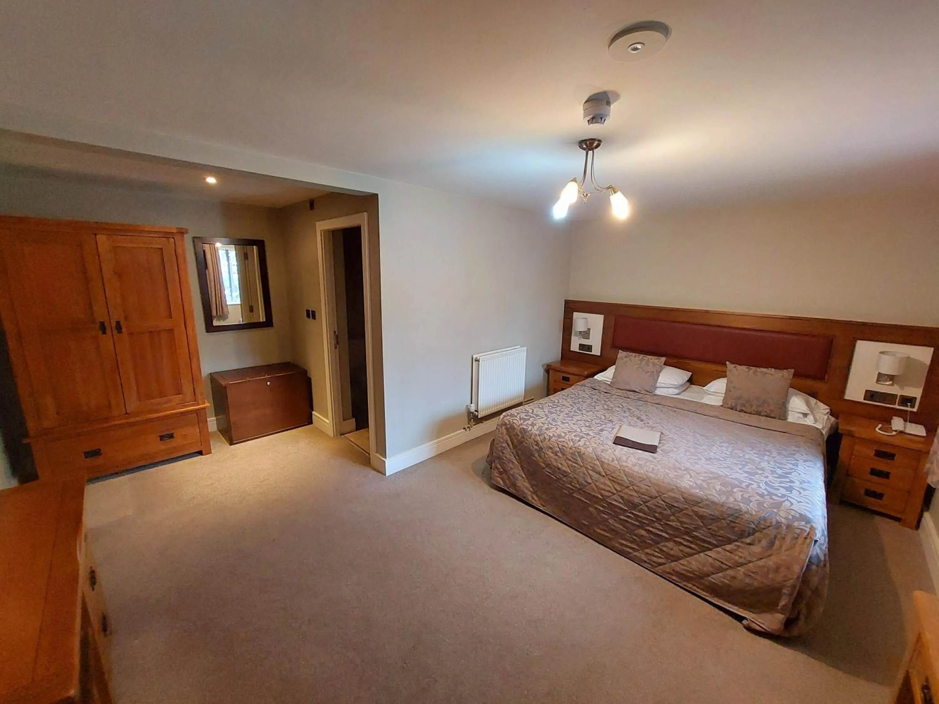 Bedroom, Bed in The Plough Inn & Restaurant