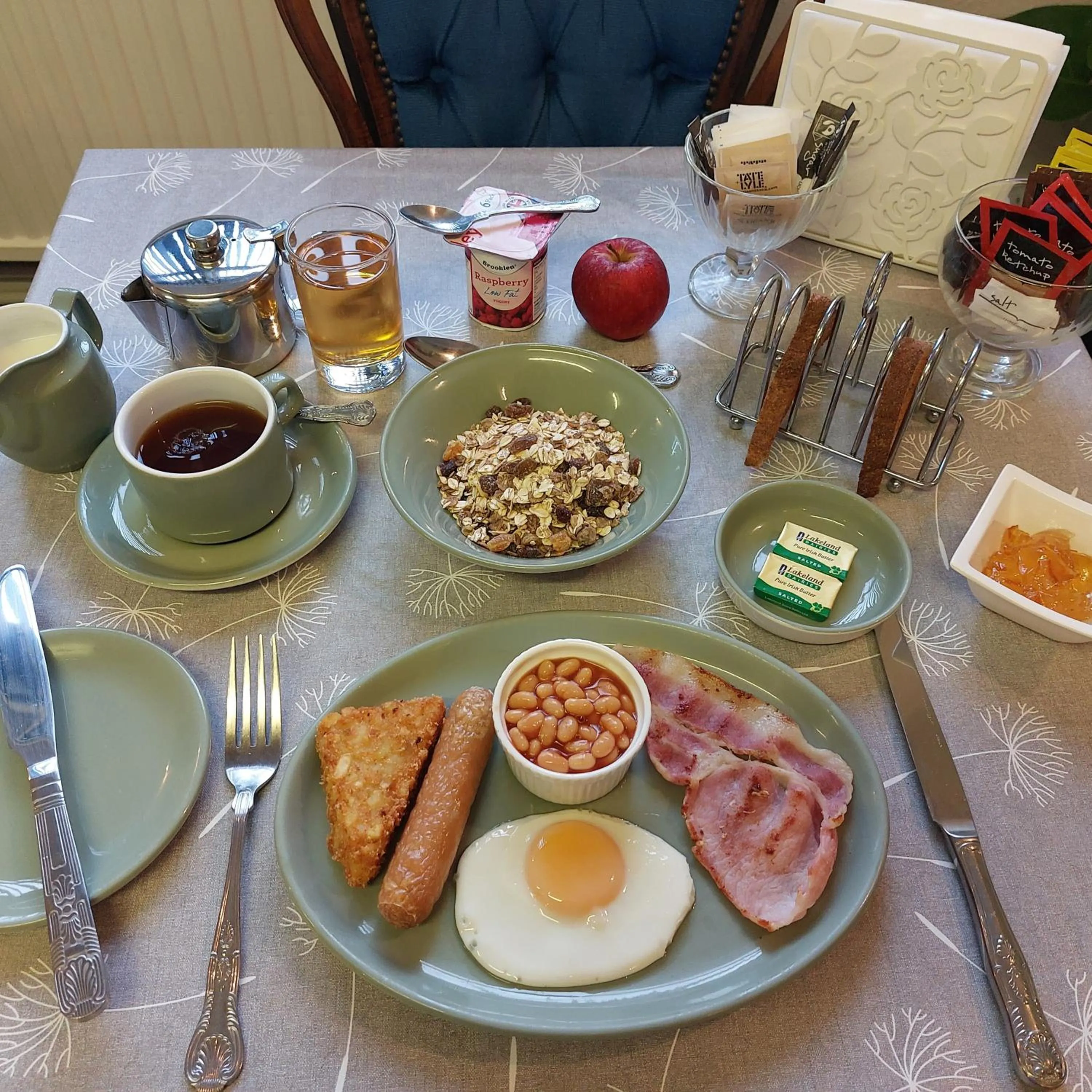 Breakfast in Westbrook Lodge Guest House