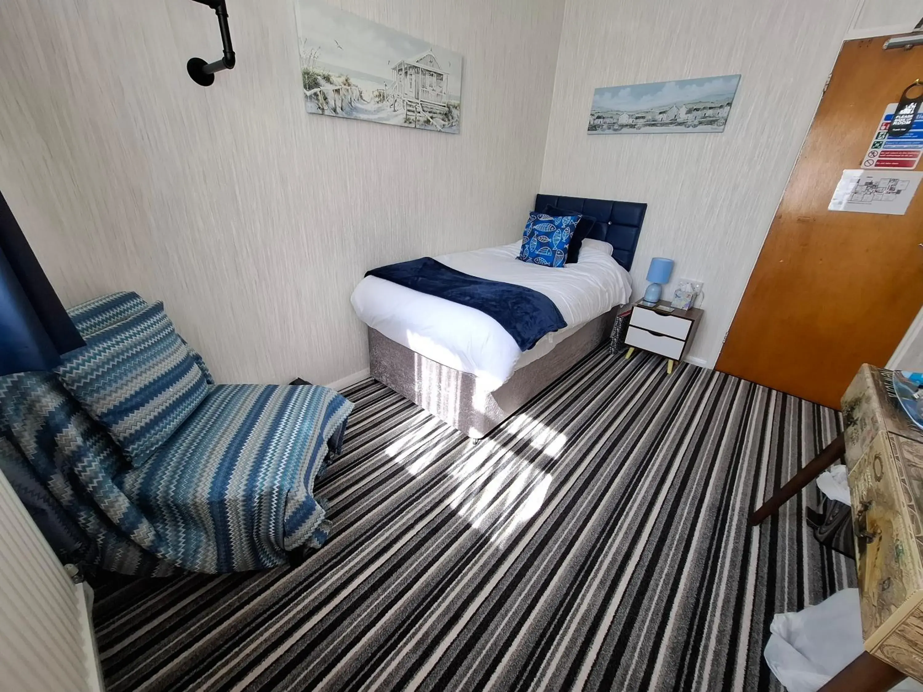 Single Room with Shared Bathroom in Westbrook Lodge Guest House Single Room with Shared Bathroom in Westbrook Lodge Guest House