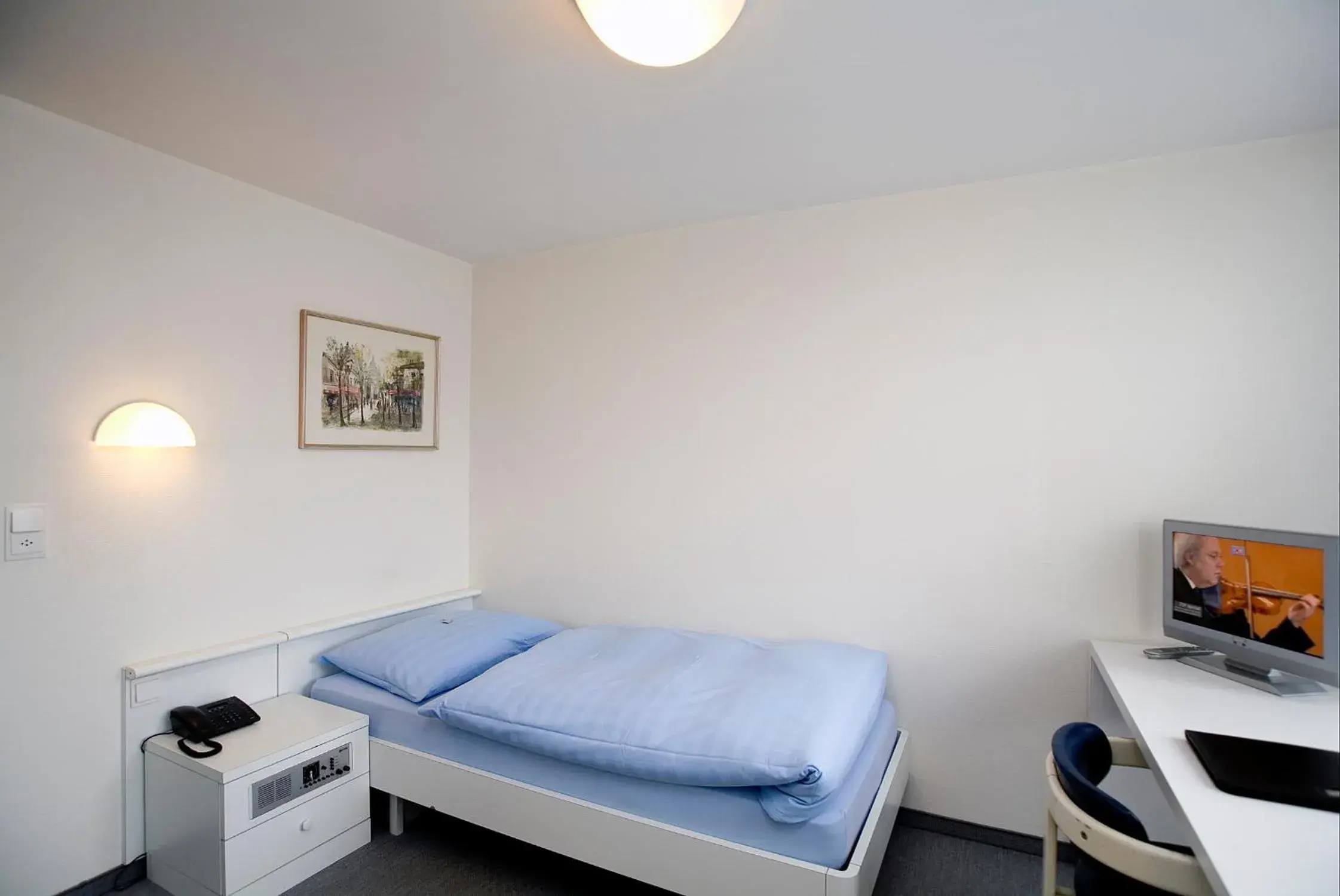 Single Room in Hotel Ochsen - Self Check-in Single Room in Hotel Ochsen - Self Check-in